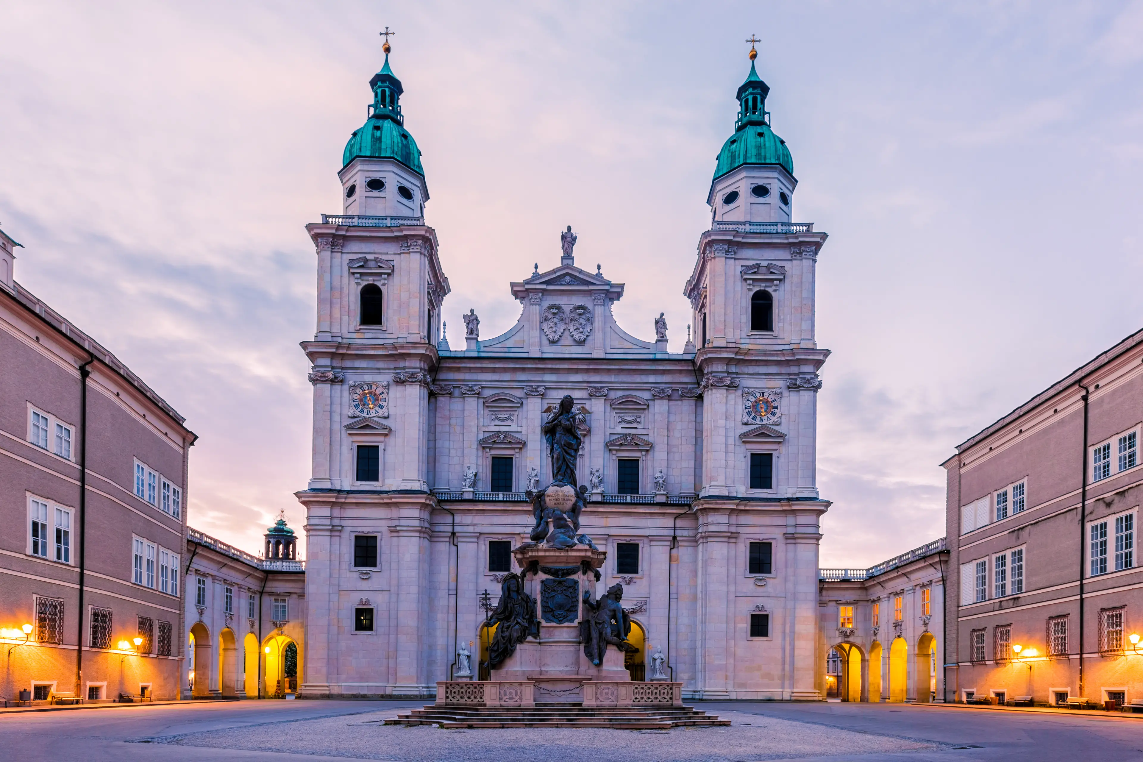 2-Day Local Experience in Salzburg: Sightseeing, Dining and Wine for Couples