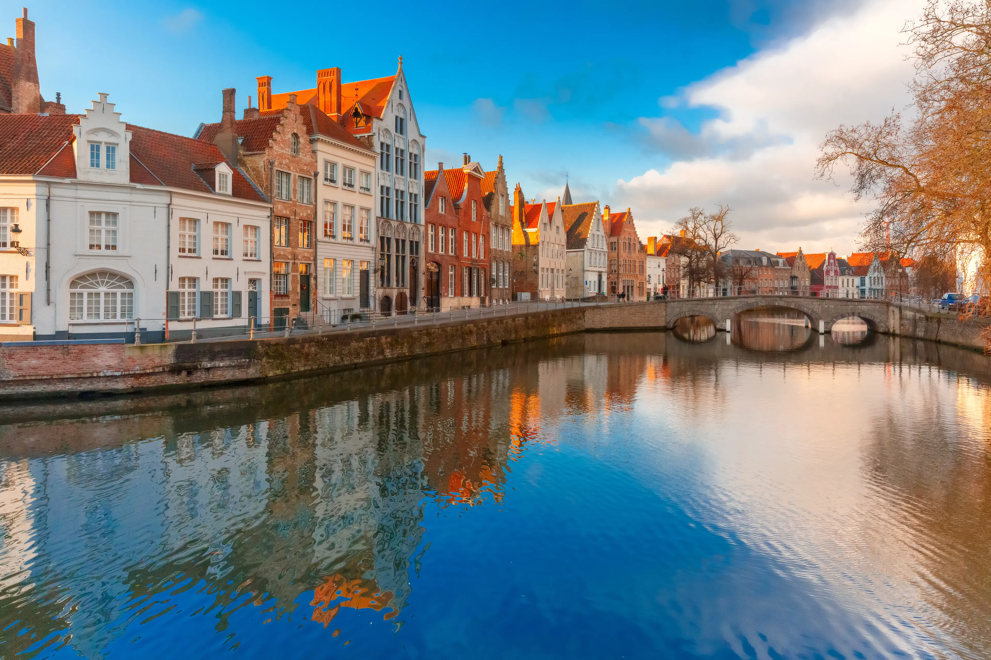 Canal Spiegelrei with beautiful houses Canal Spiegelrei with beautiful houses