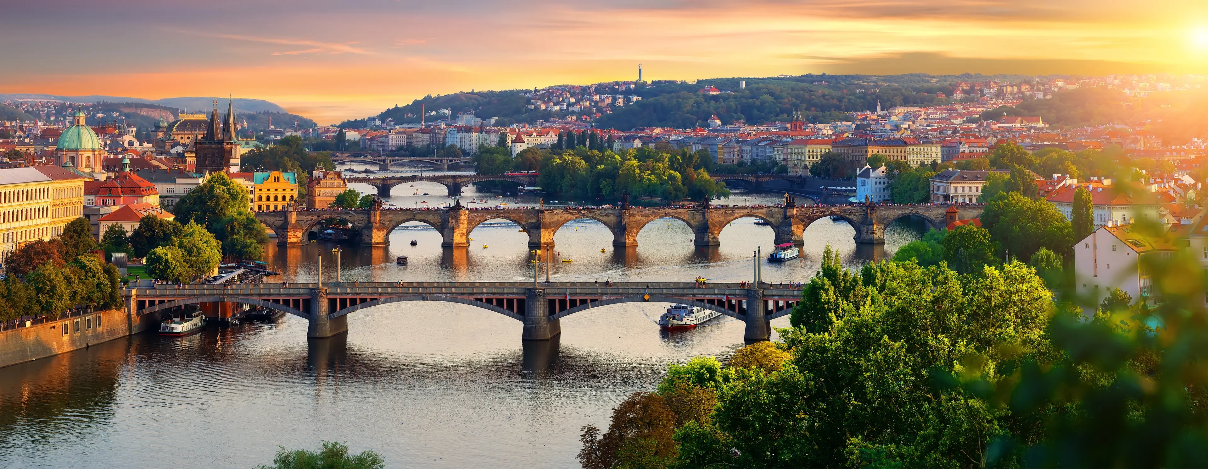 3-Day Local Experience in Prague: Sightseeing, Food & Nightlife With Friends