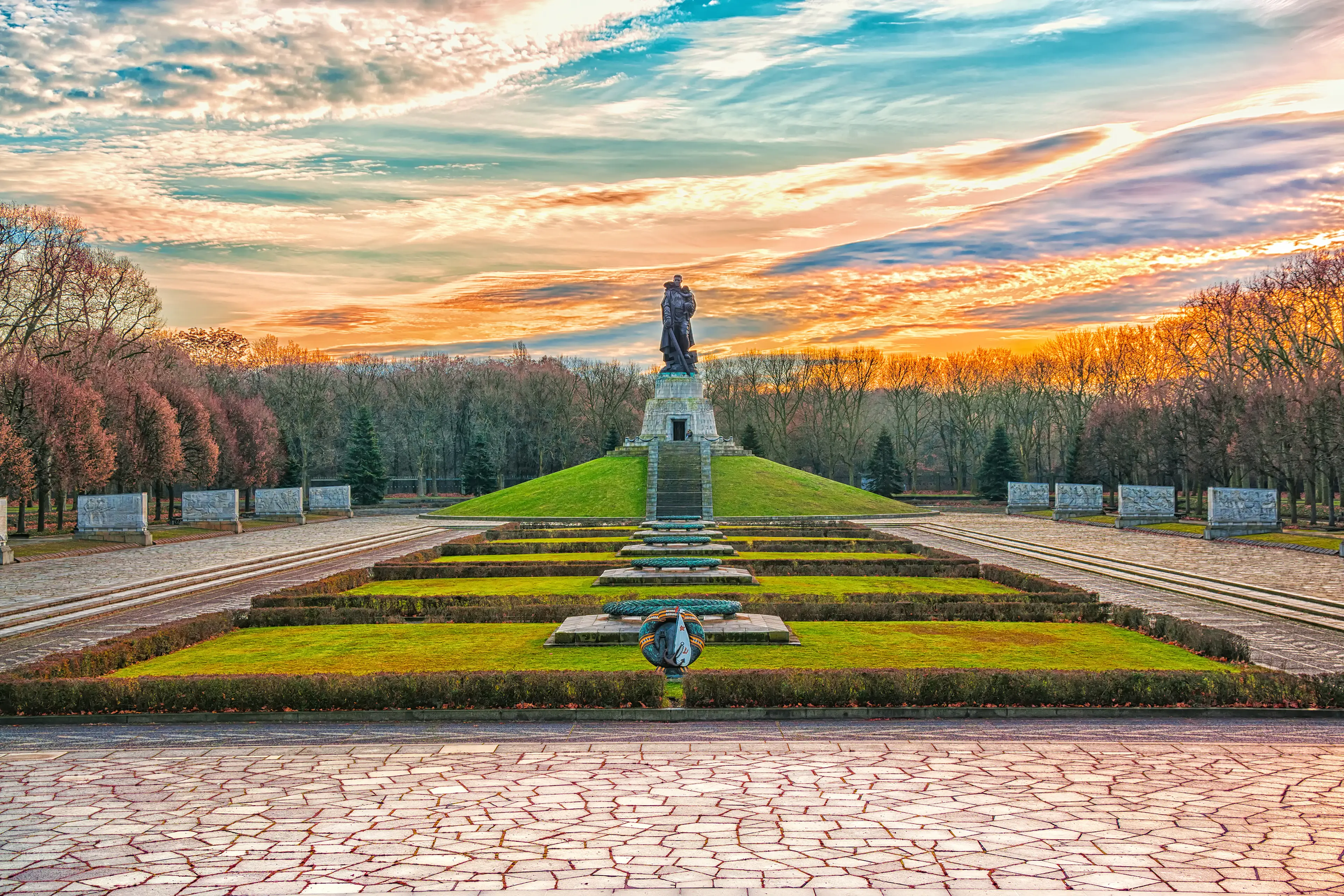 Soviet War Memorial in Treptower Park Soviet War Memorial in Treptower Park