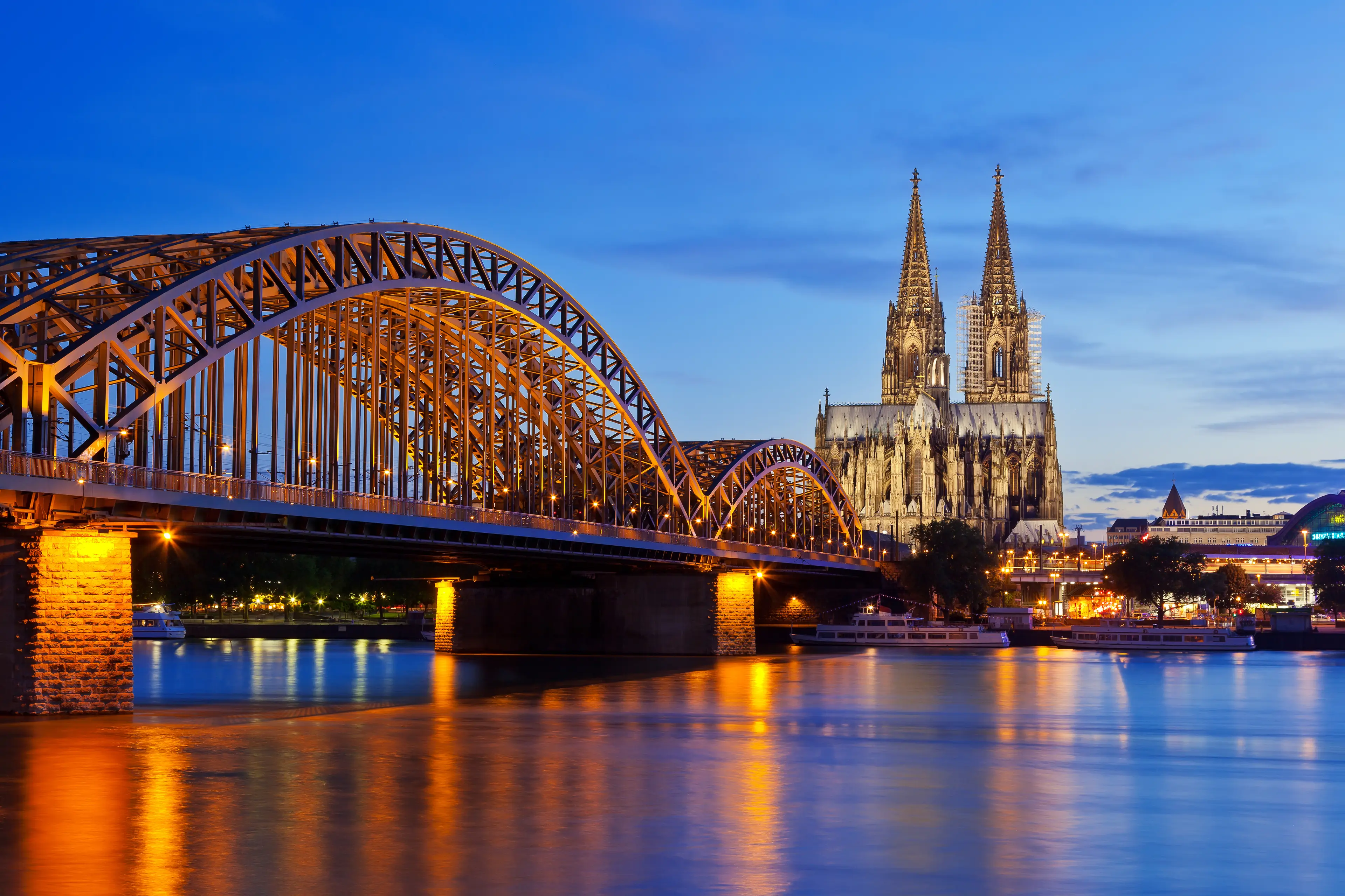 2-Day Solo Adventure: Local Experiences in Cologne's Nightlife & Outdoors