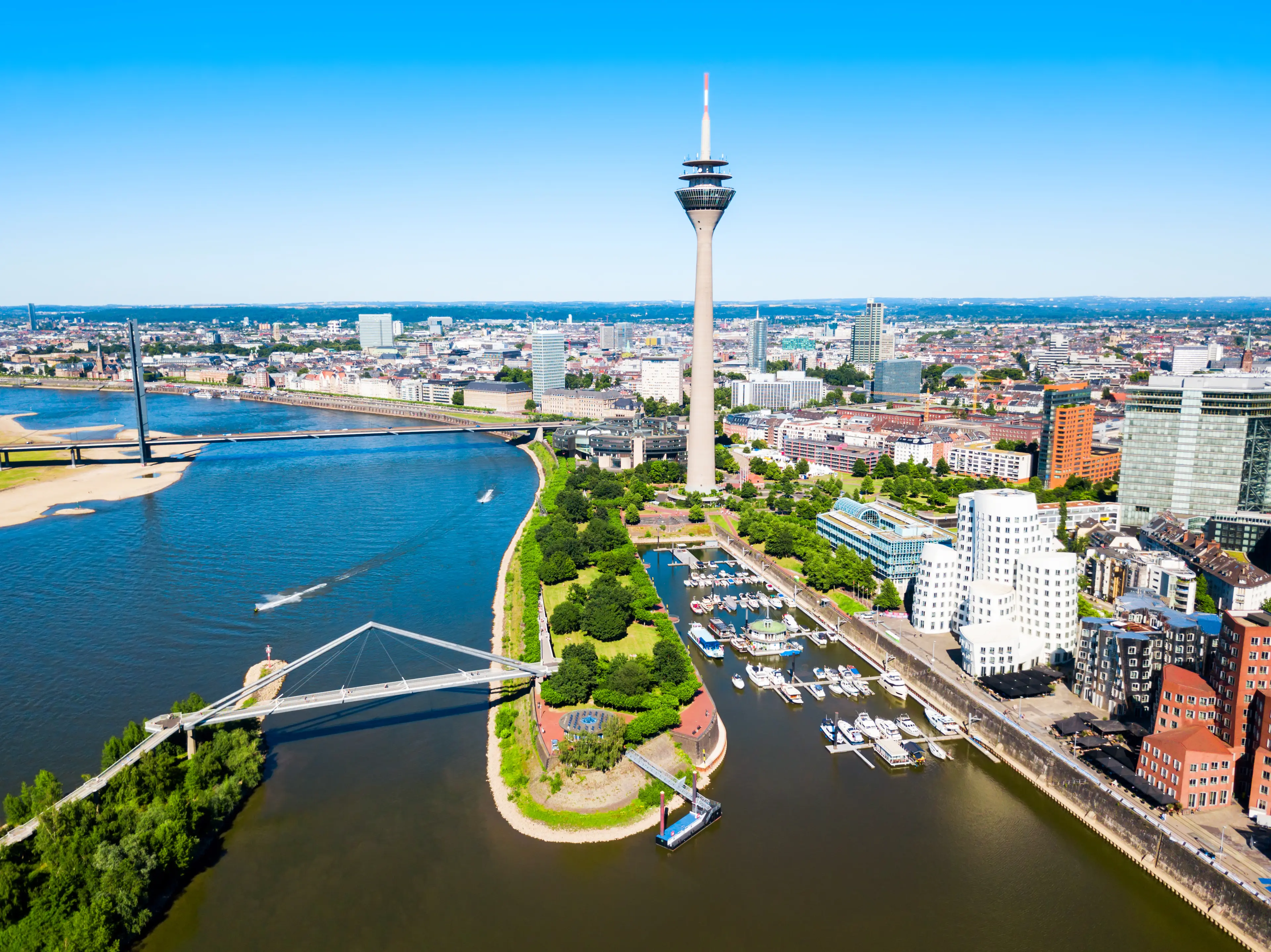 4-Day Solo Local Experience: Dusseldorf Nightlife and Outdoors