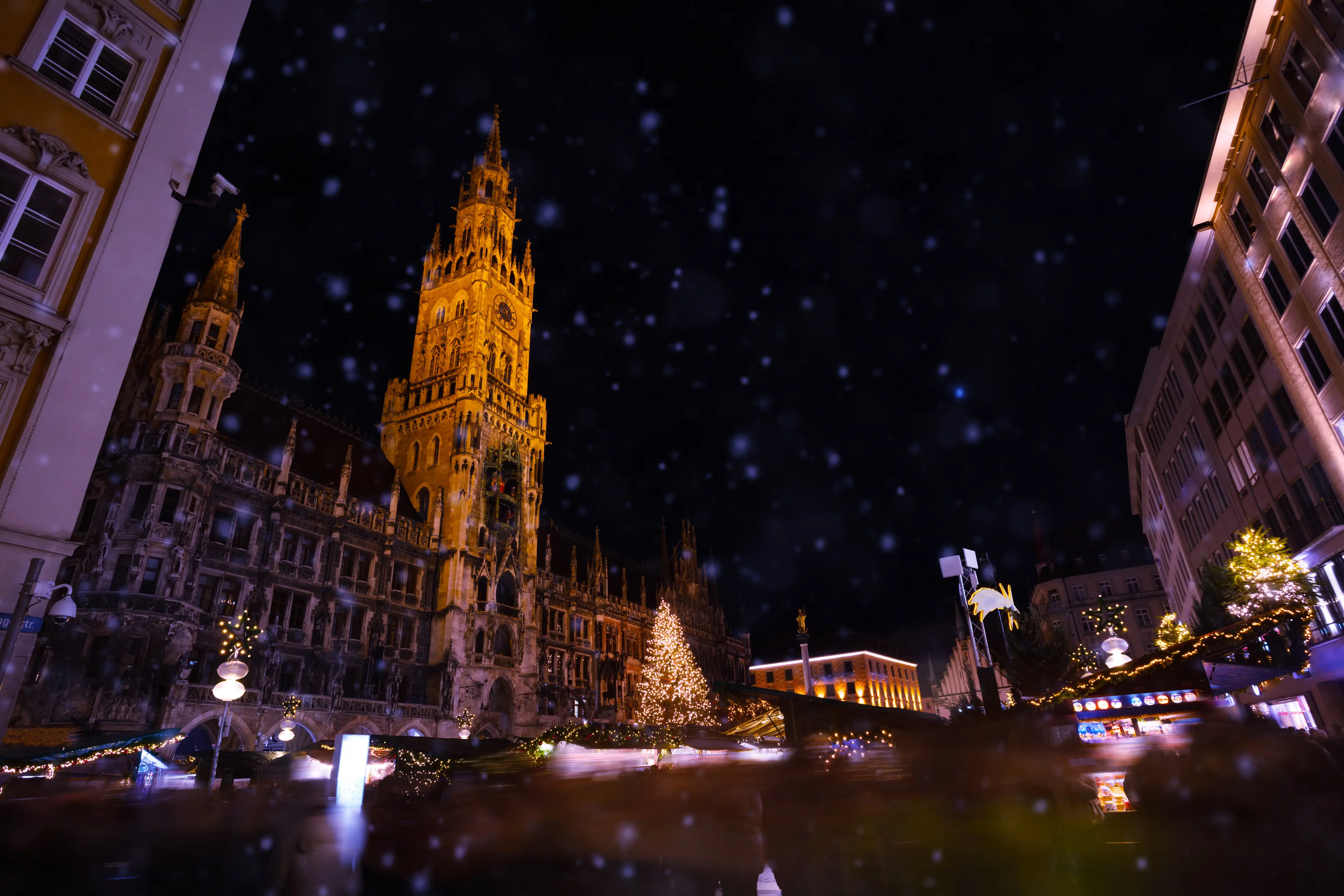 Town centre view of Marienplatz at winter night