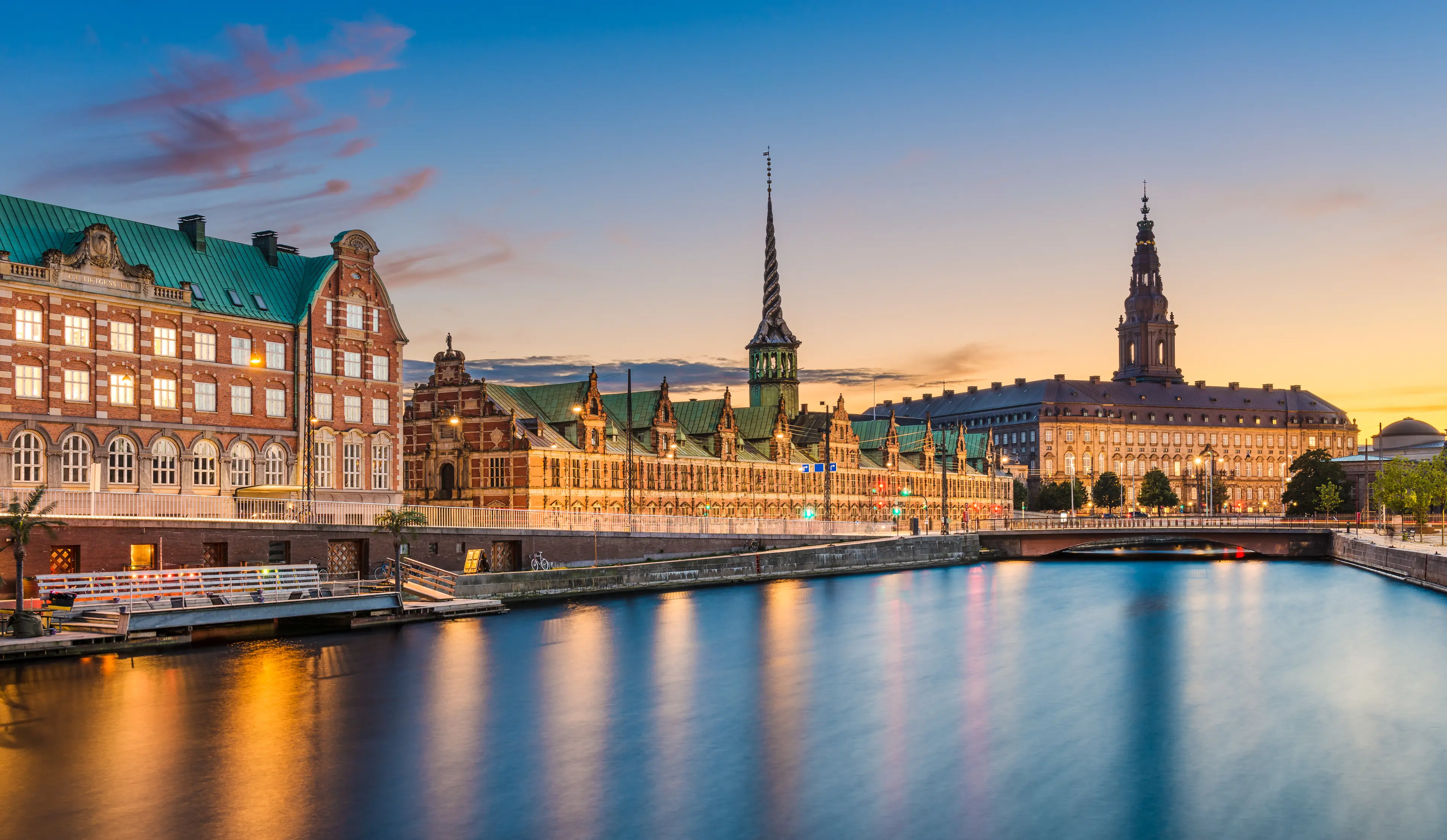 1-Day Copenhagen Local Experience: Sightseeing, Food & Wine Tour