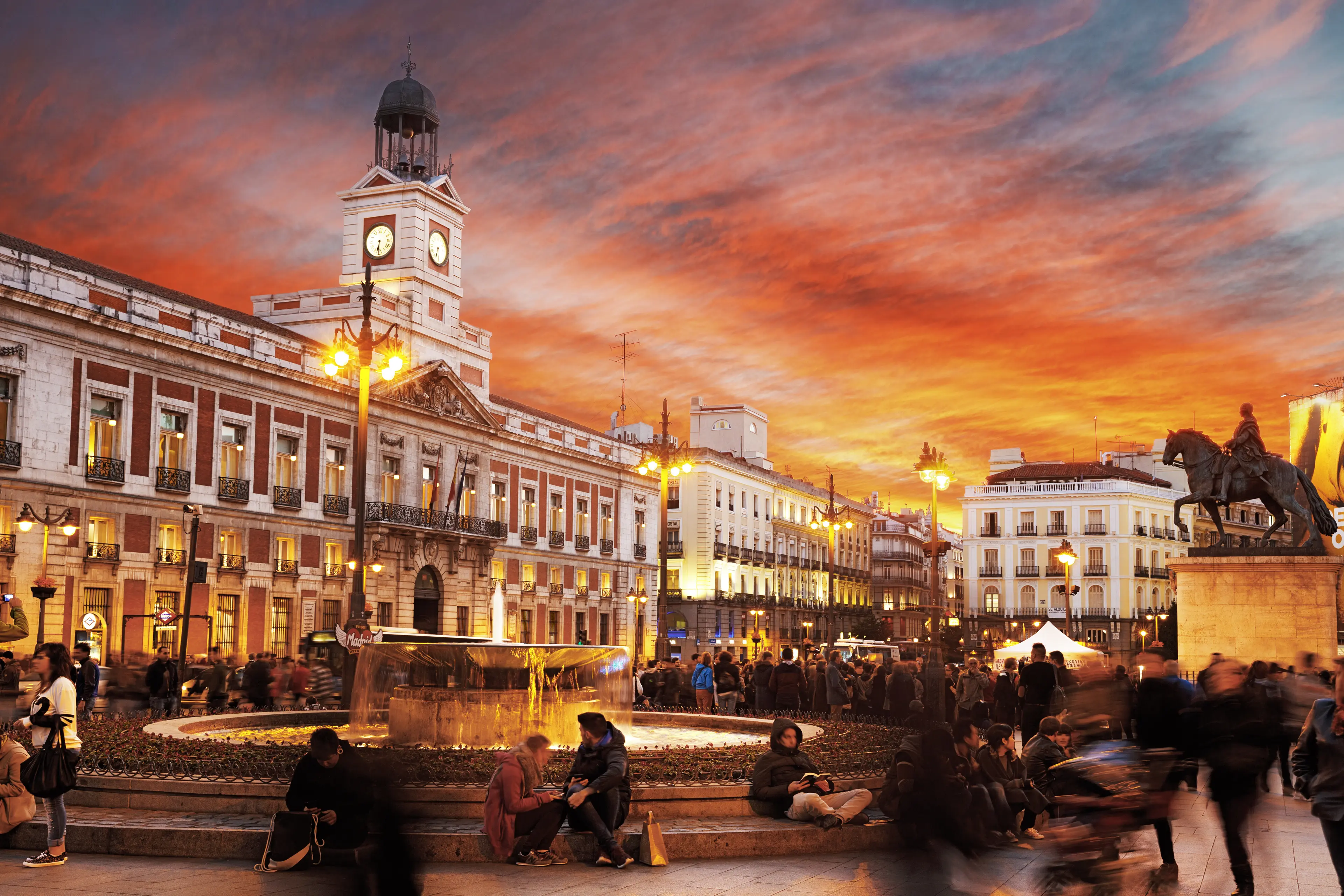 Relaxed Madrid Sightseeing: A One-Day Local Experience for Couples