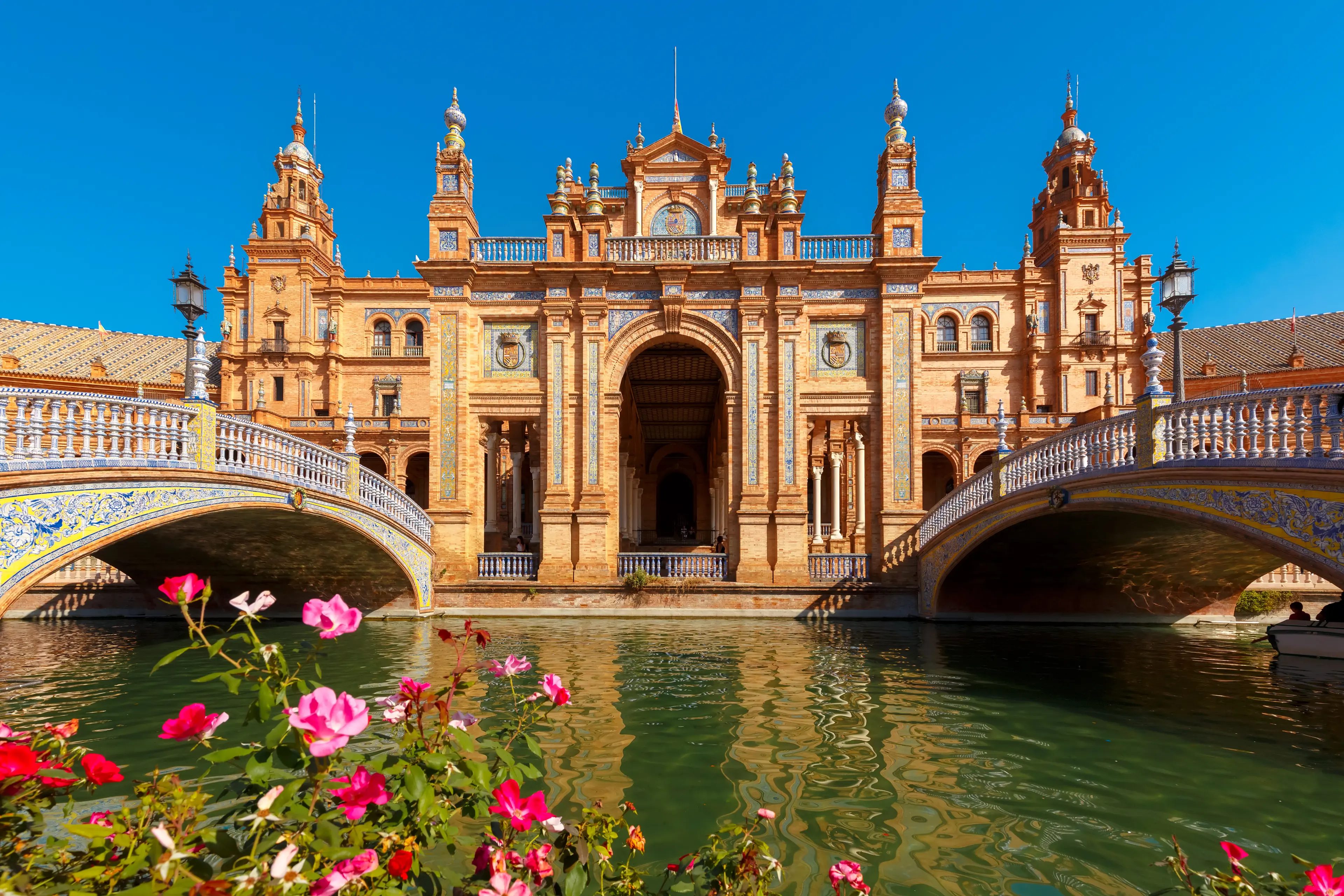 Architecture and channel of the Plaza de Espana