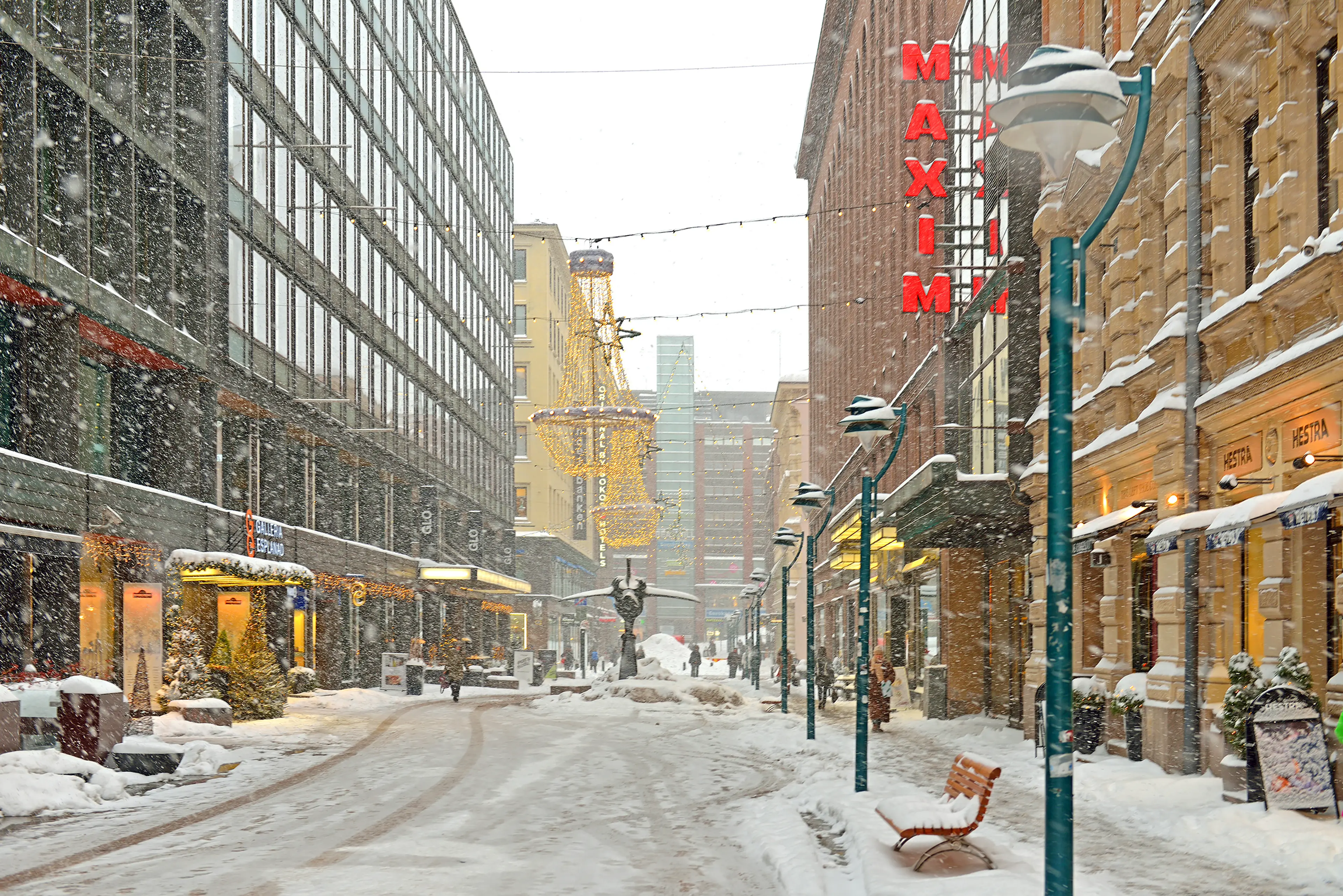 Snowfall and blizzard in Helsinki
