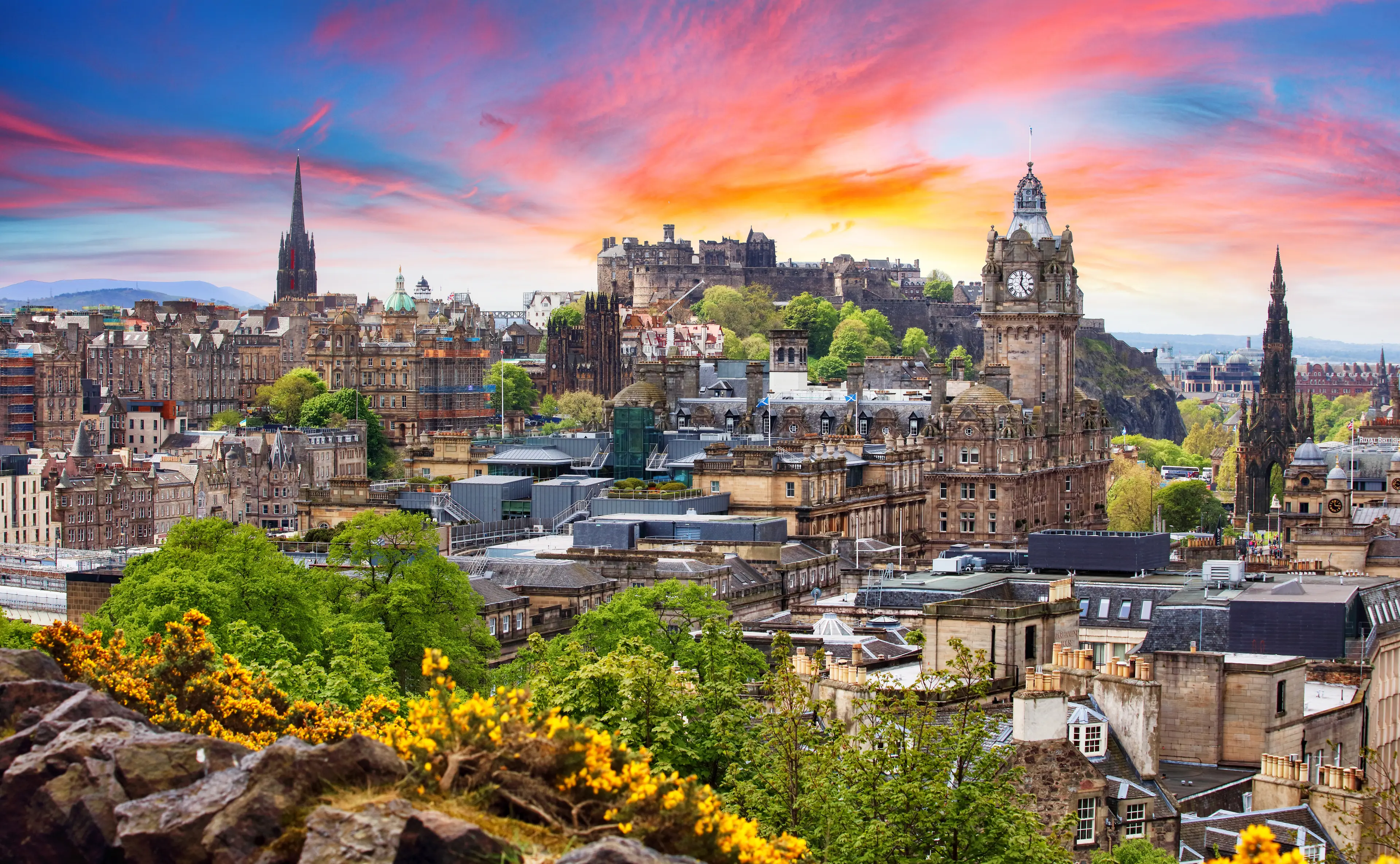 Edinburgh Uncovered: A Unique 1-Day Outdoor Adventure and Sightseeing