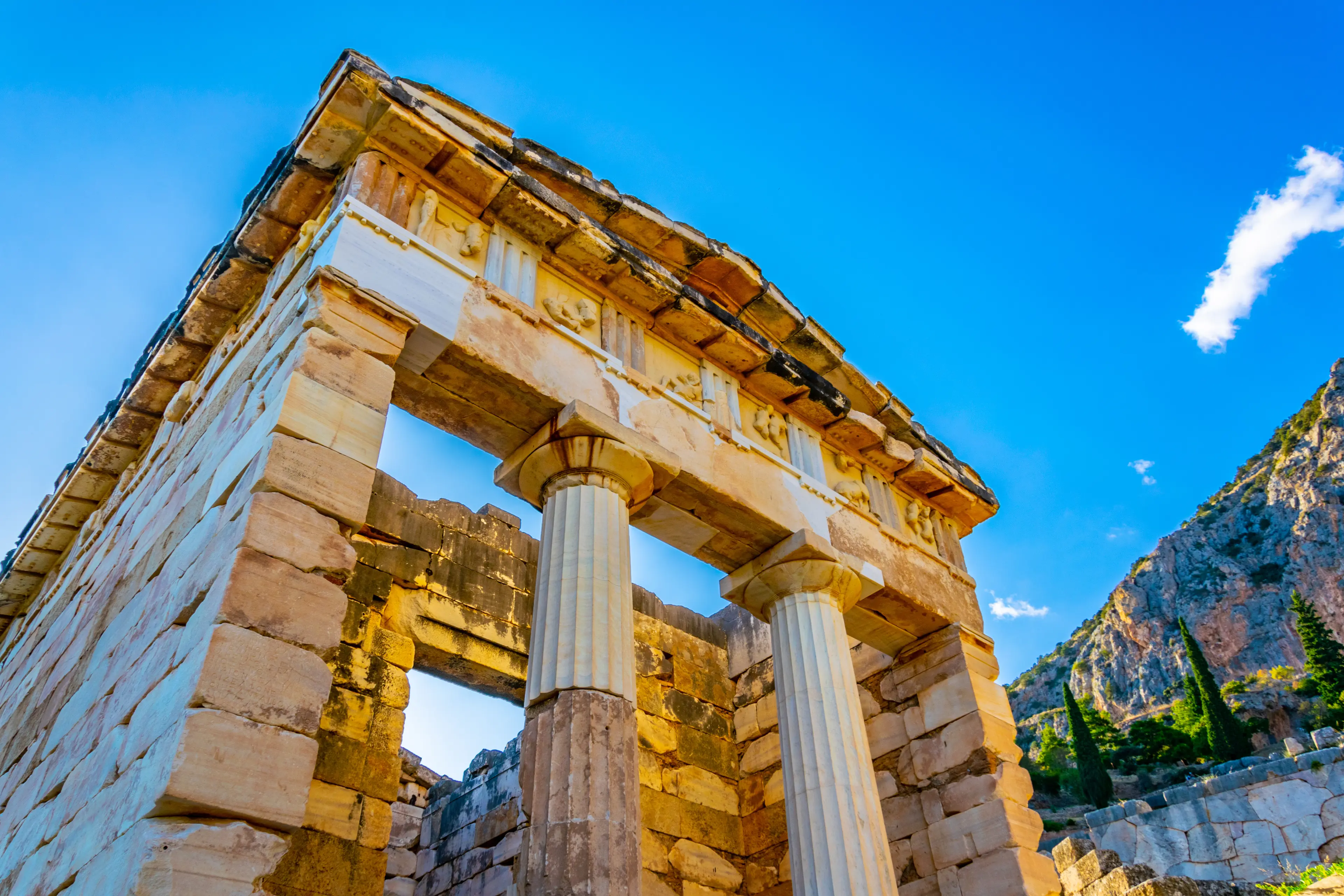 Unwind in Delphi: A One-Day Unique Getaway with Friends