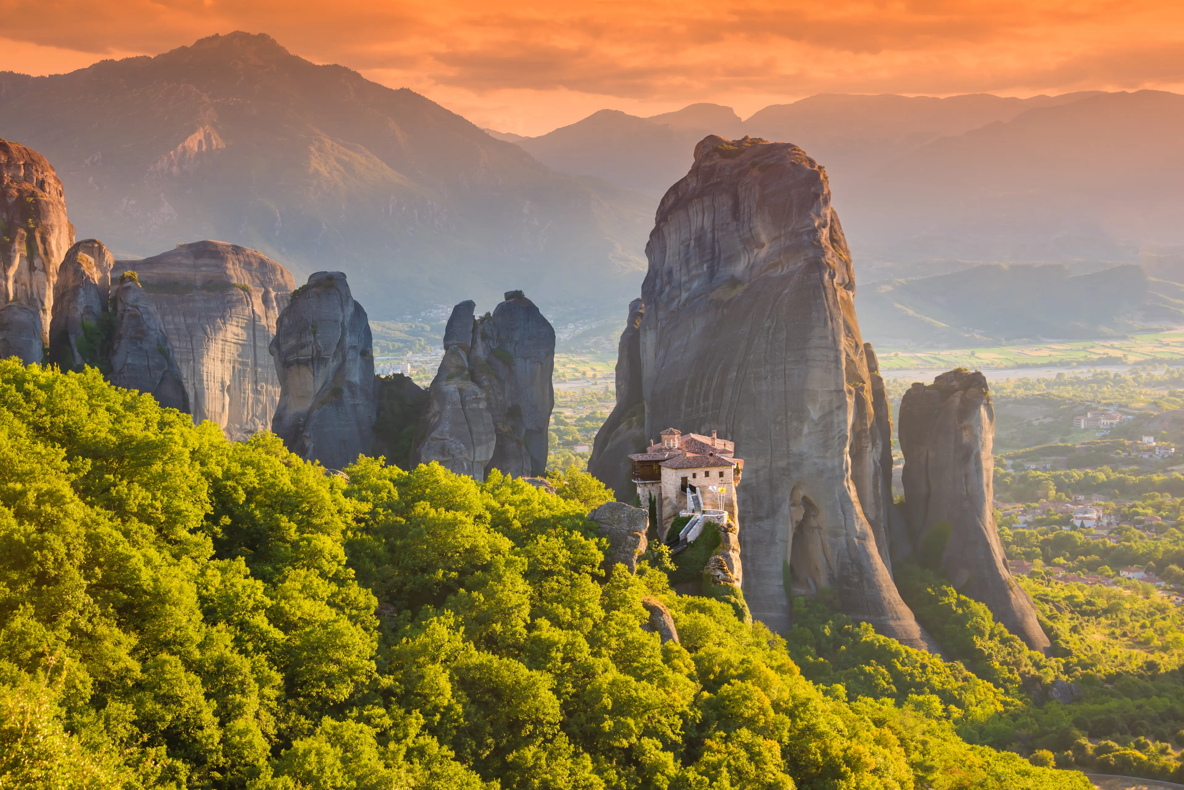 2-Day Meteora Adventure and Sightseeing Trip with Friends