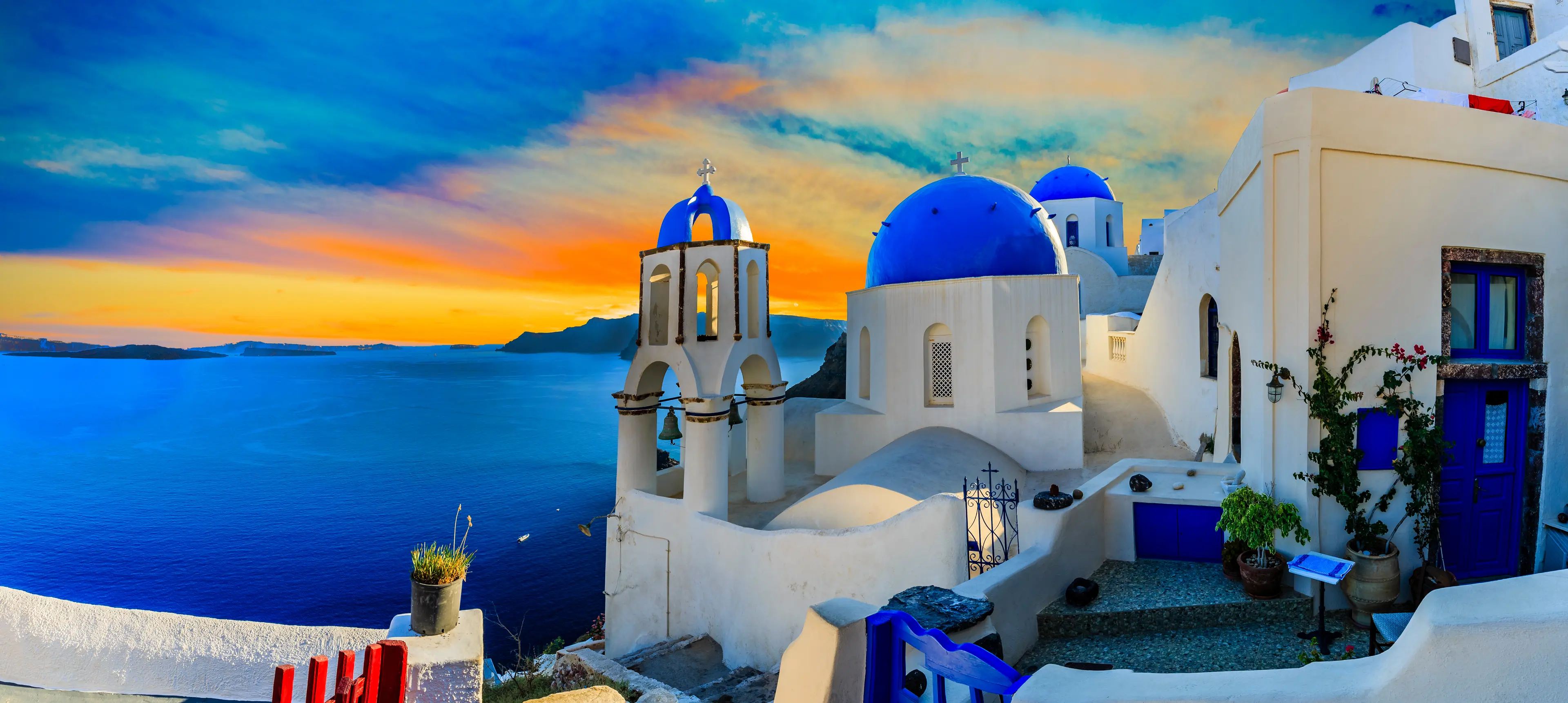 Picturesque view of Old Town of Oia