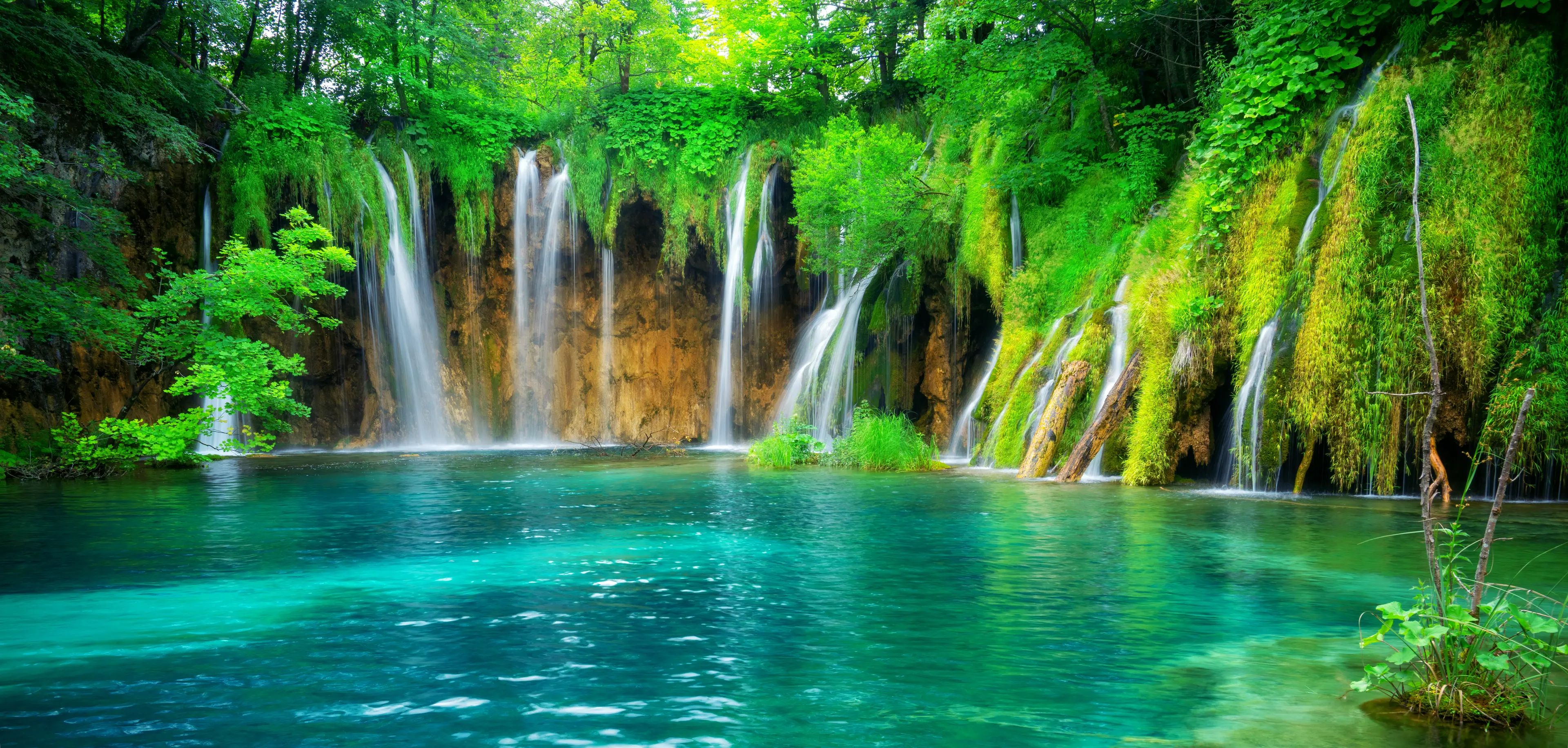 1-Day Family Adventure at Plitvice Lakes for Croatian Locals