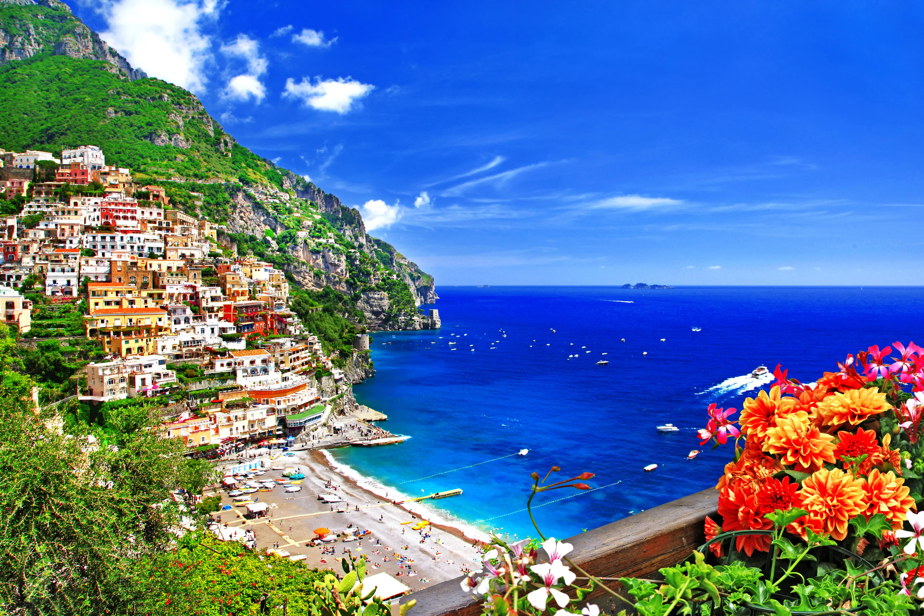 2-Day Amalfi Coast Adventure: Sightseeing and Nightlife with Friends