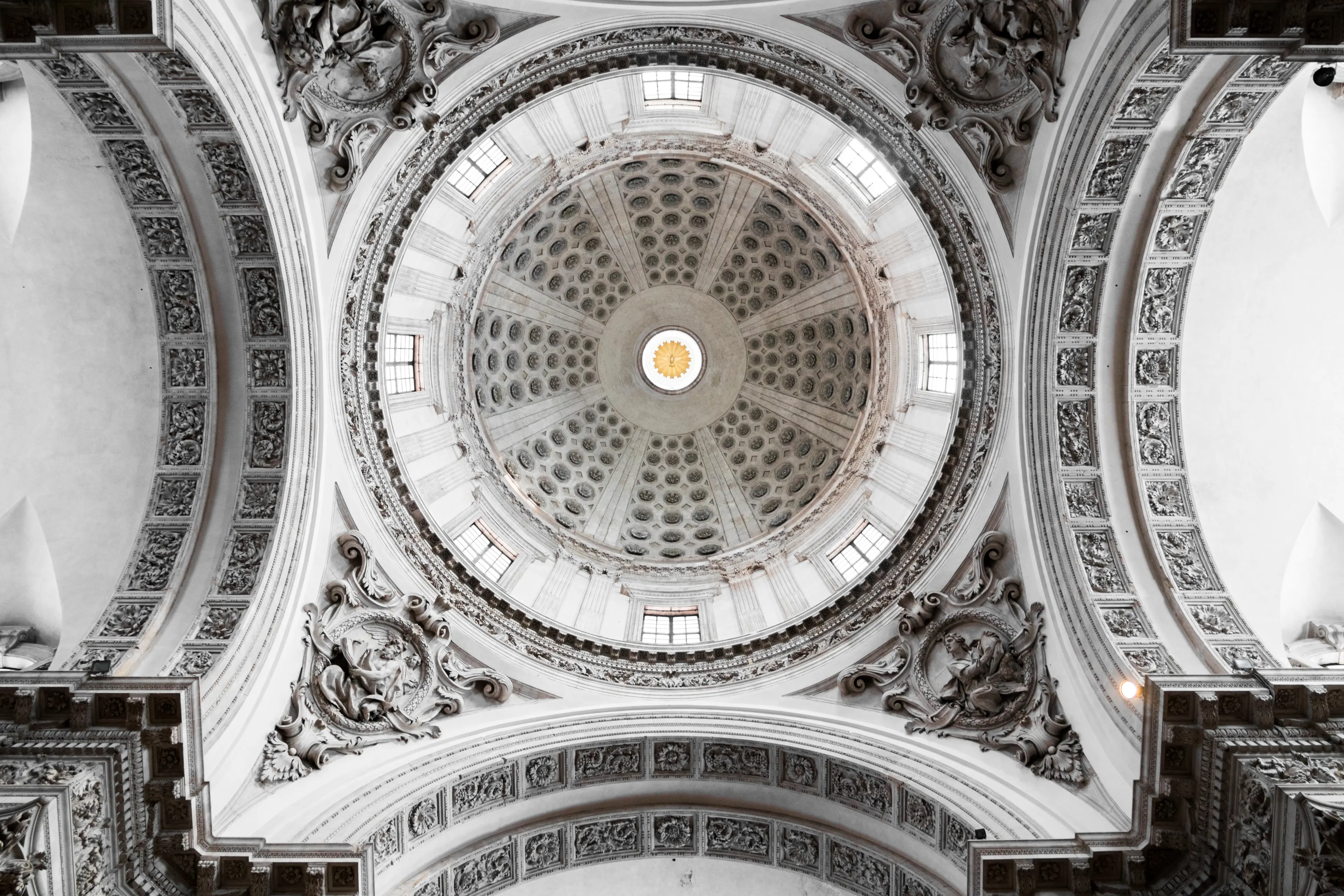 Altar inside the Duomo Nuovo or New Cathedral Altar inside the Duomo Nuovo or New Cathedral