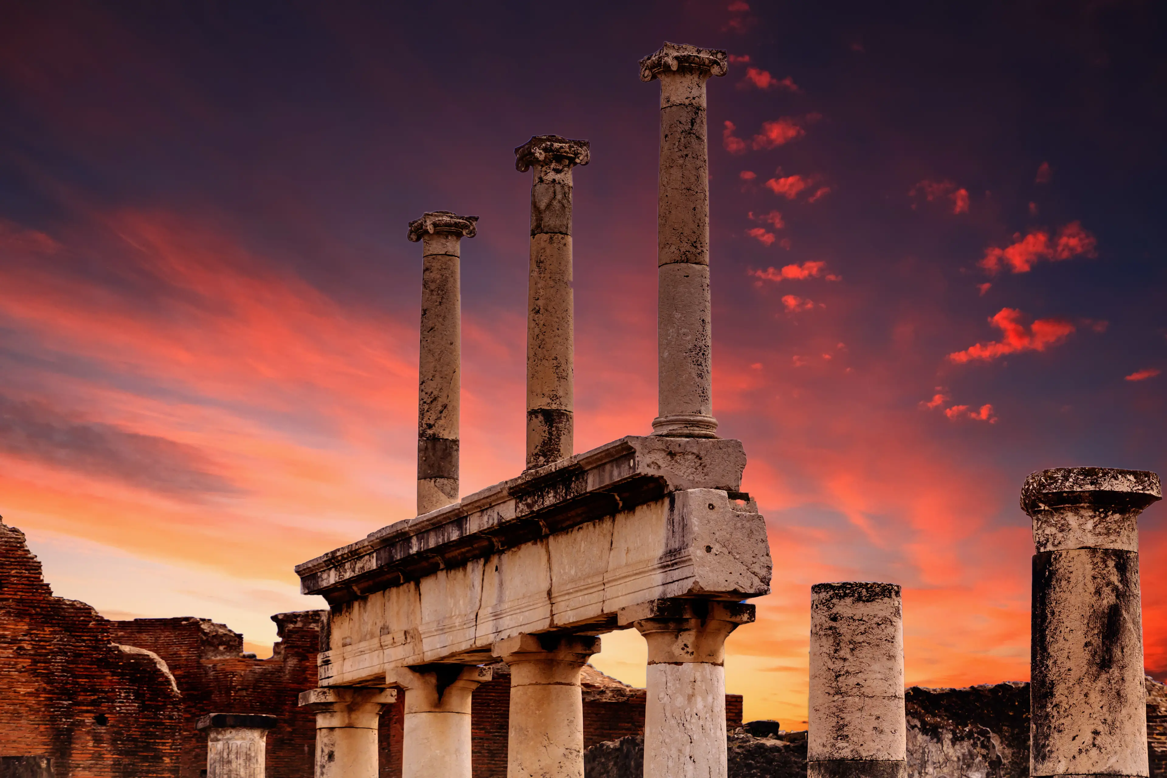 Pompeii Day Tour: Romantic Sightseeing and Wine Tasting for Couples