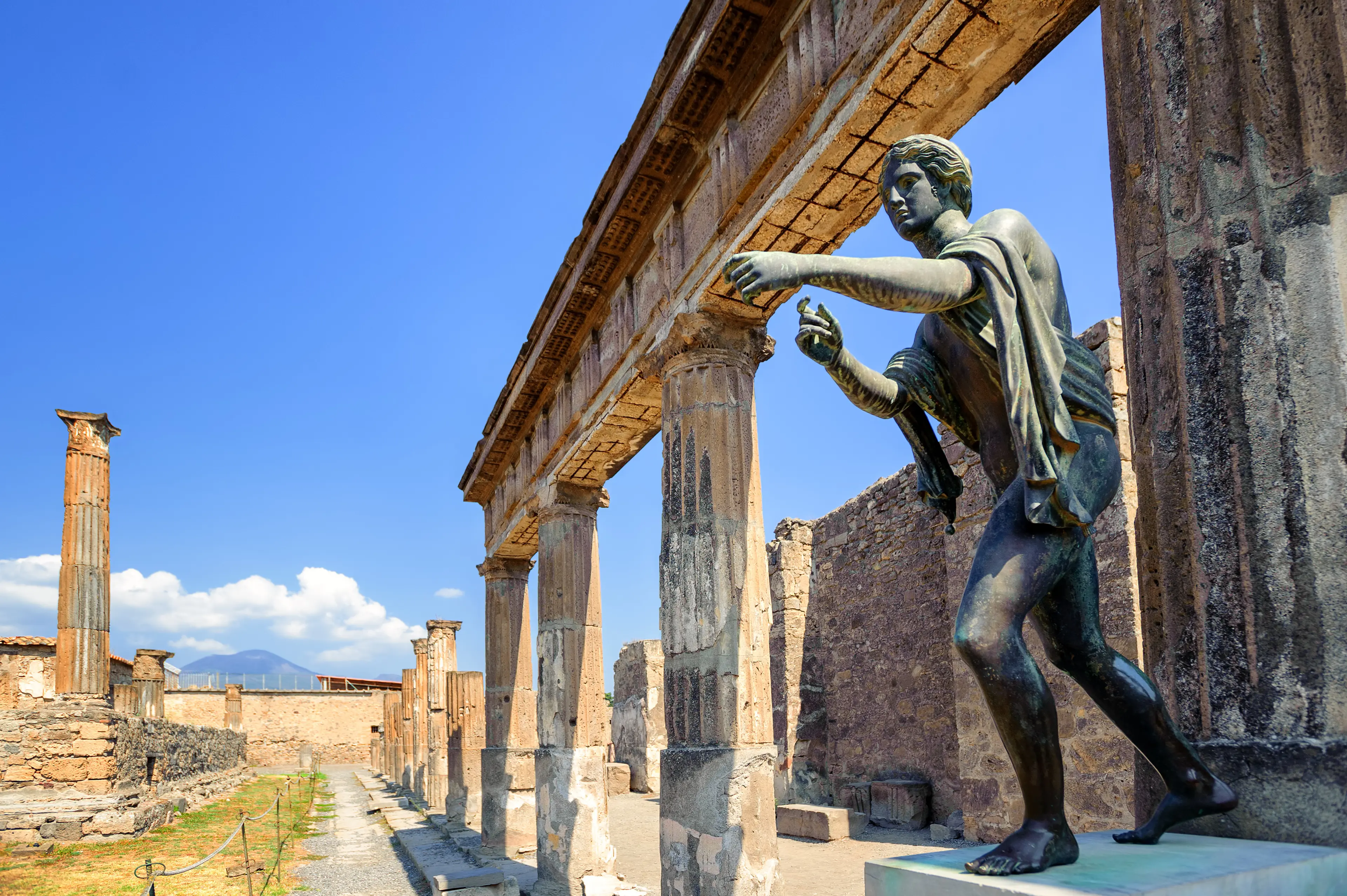 1-Day Solo Shopping Extravaganza in Pompeii, Italy