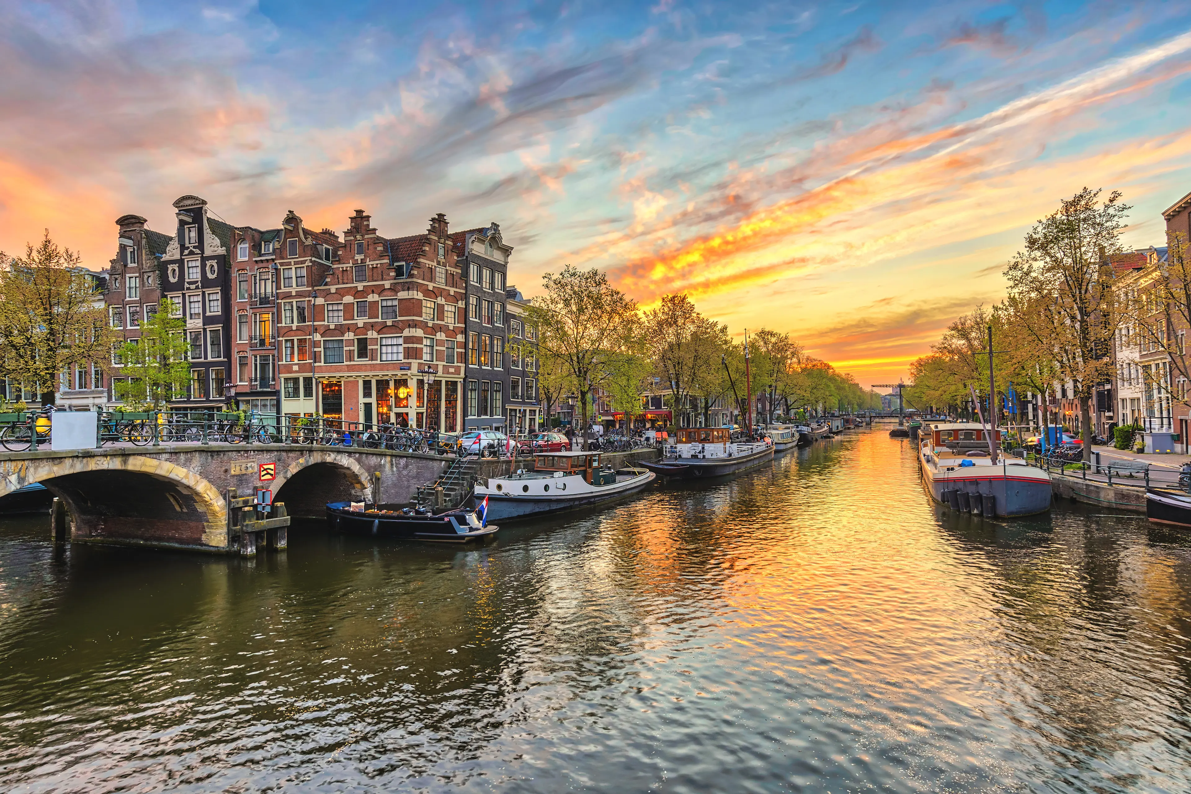 3-Day Unique Family Adventure: Outdoor, Shopping & Sightseeing in Amsterdam