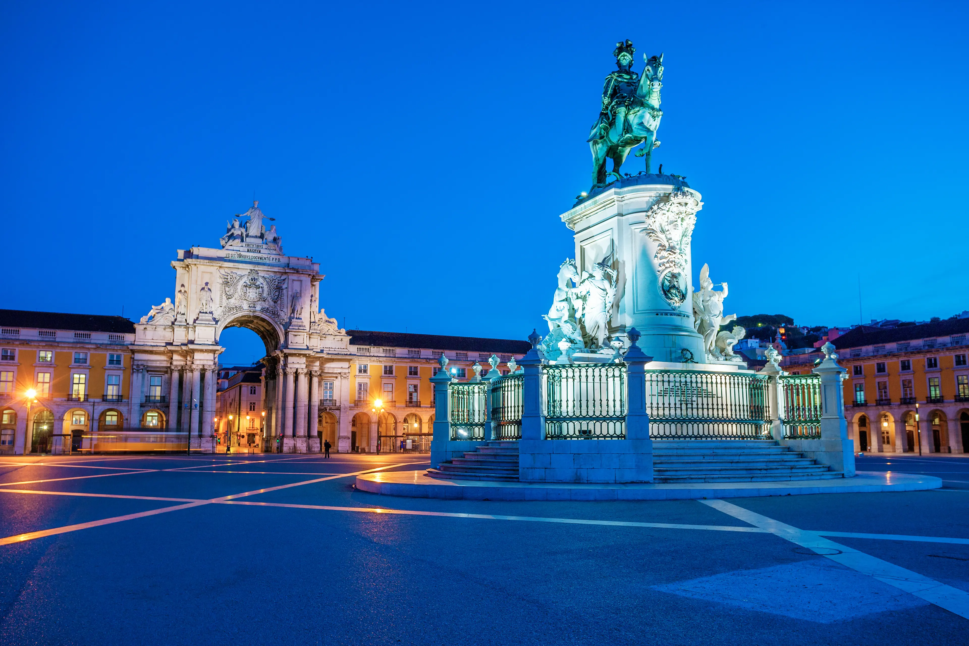 2-Day Local's Lisbon Adventure for Couples: Food, Wine & Relaxation