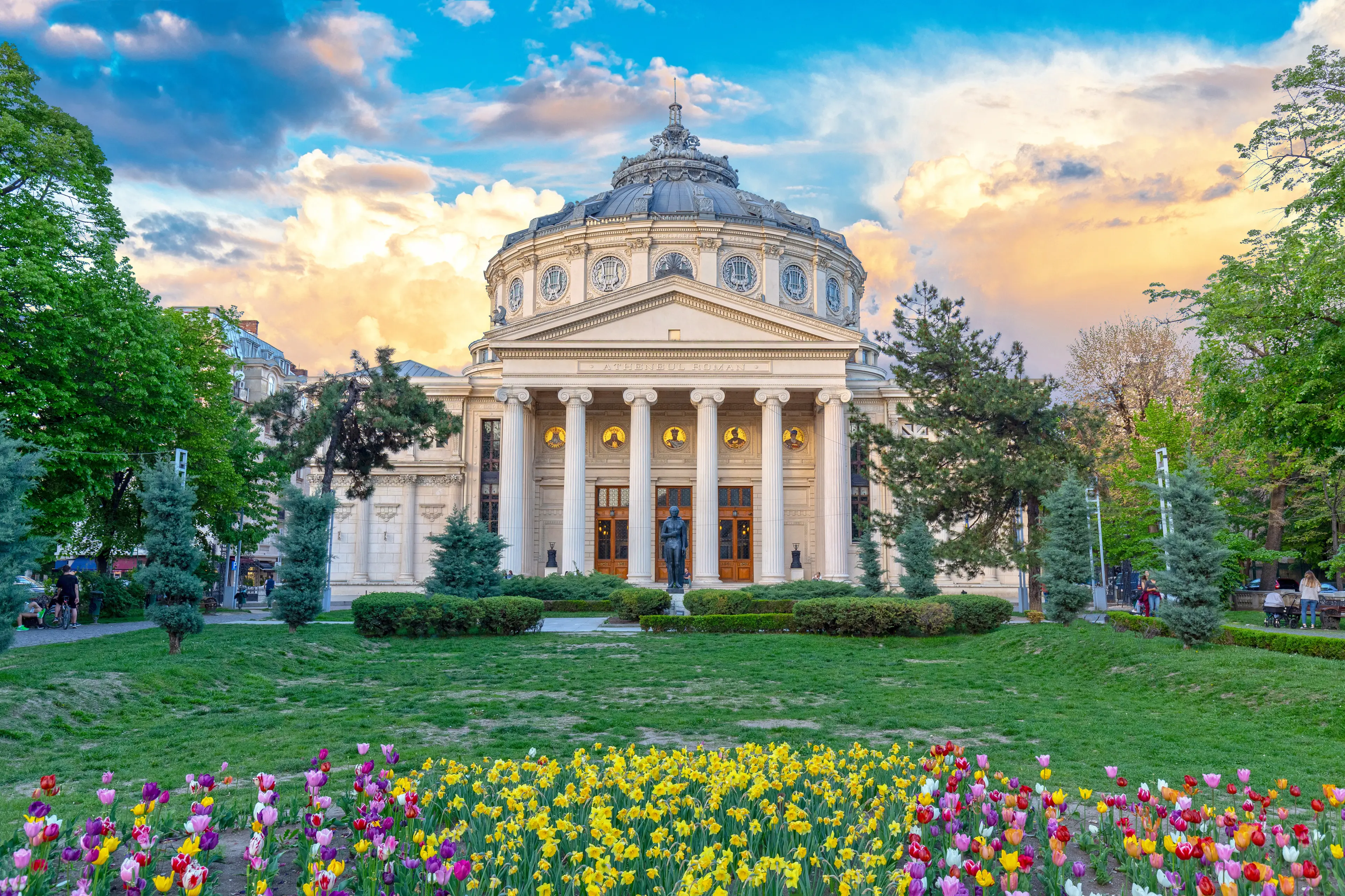 2-Day Solo Adventure: Bucharest Nightlife & Outdoor Excursions