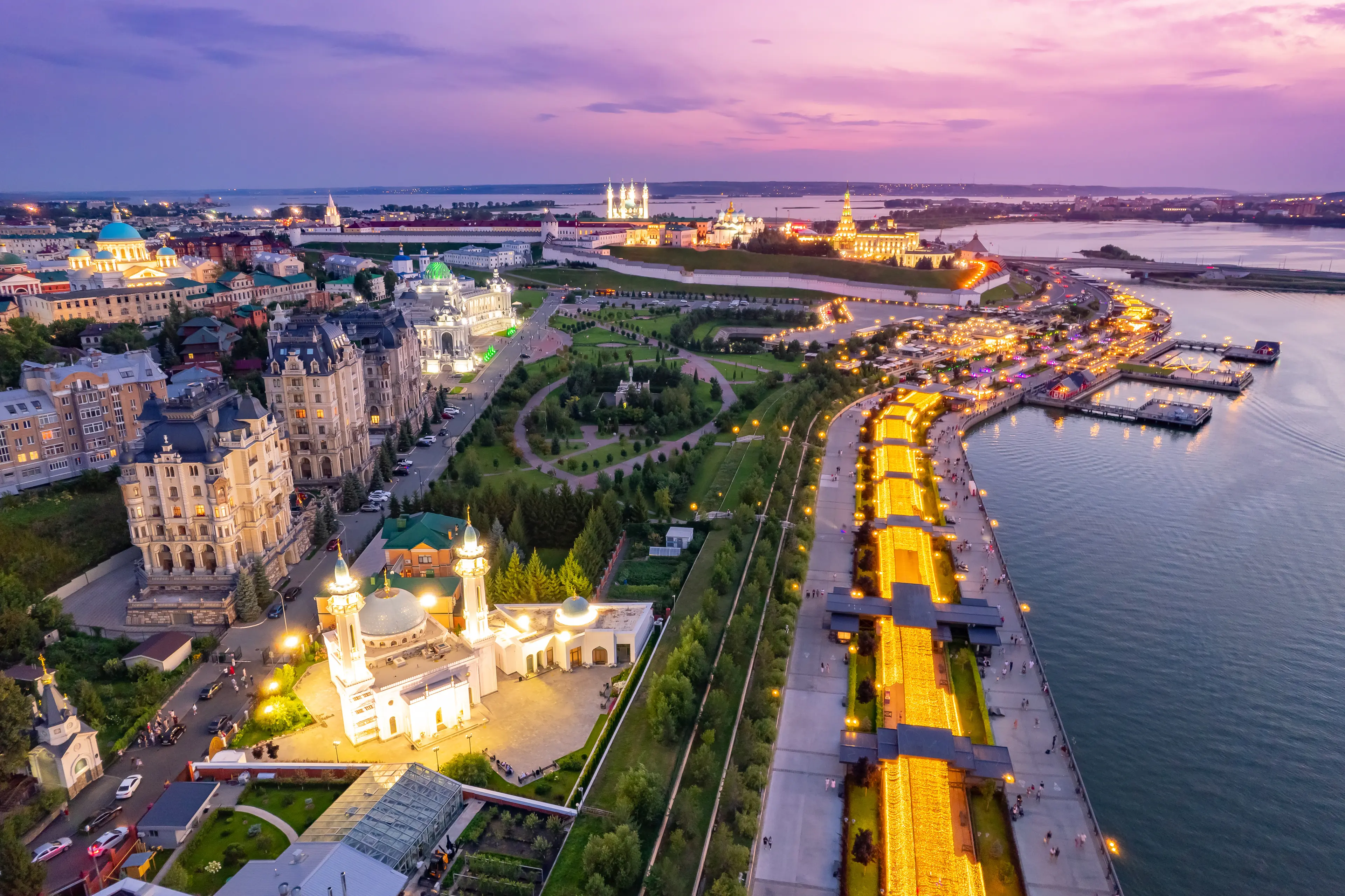 2-Day Offbeat Kazan Adventure: Nightlife and Sights for Couples