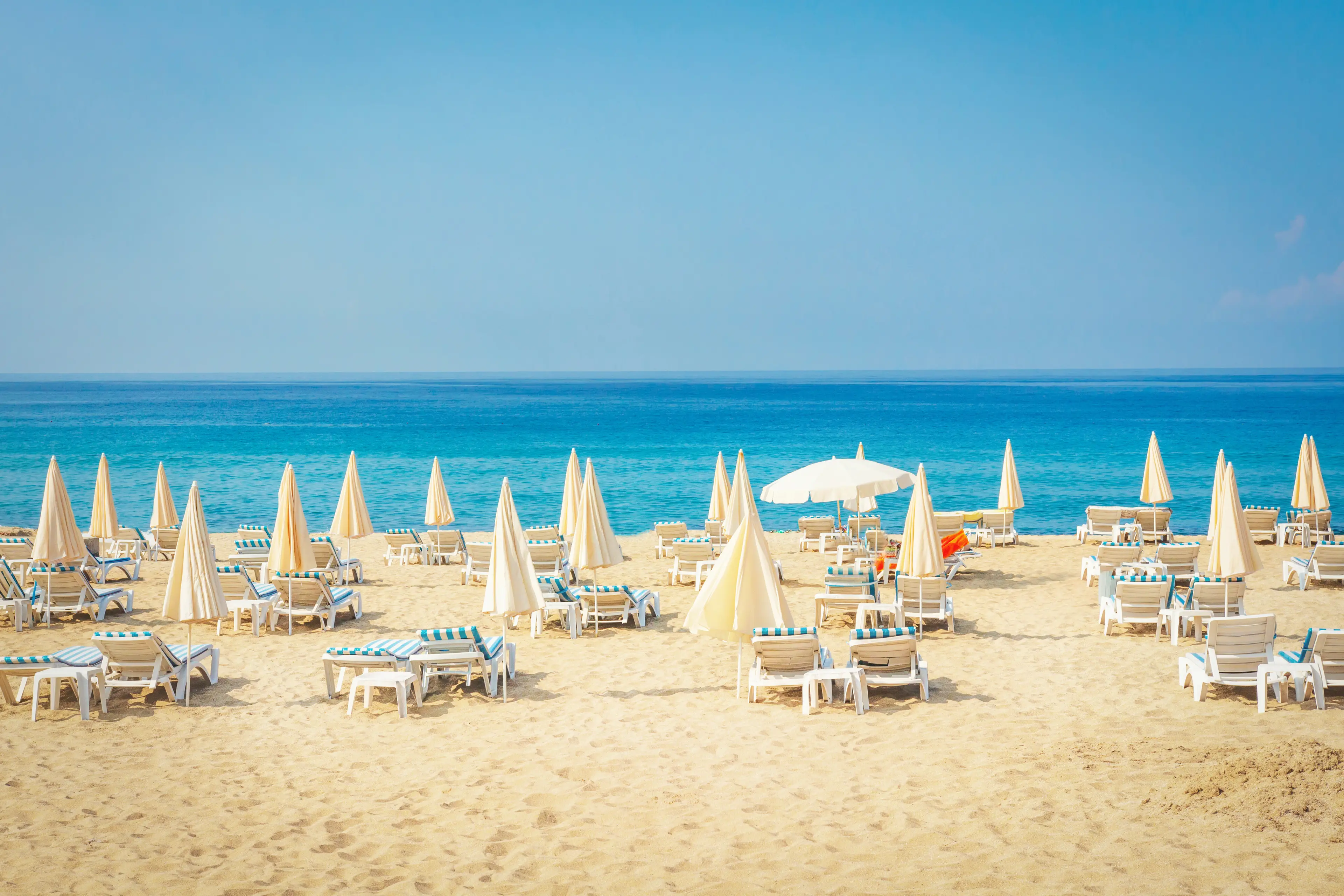 Organized sandy beach Organized sandy beach