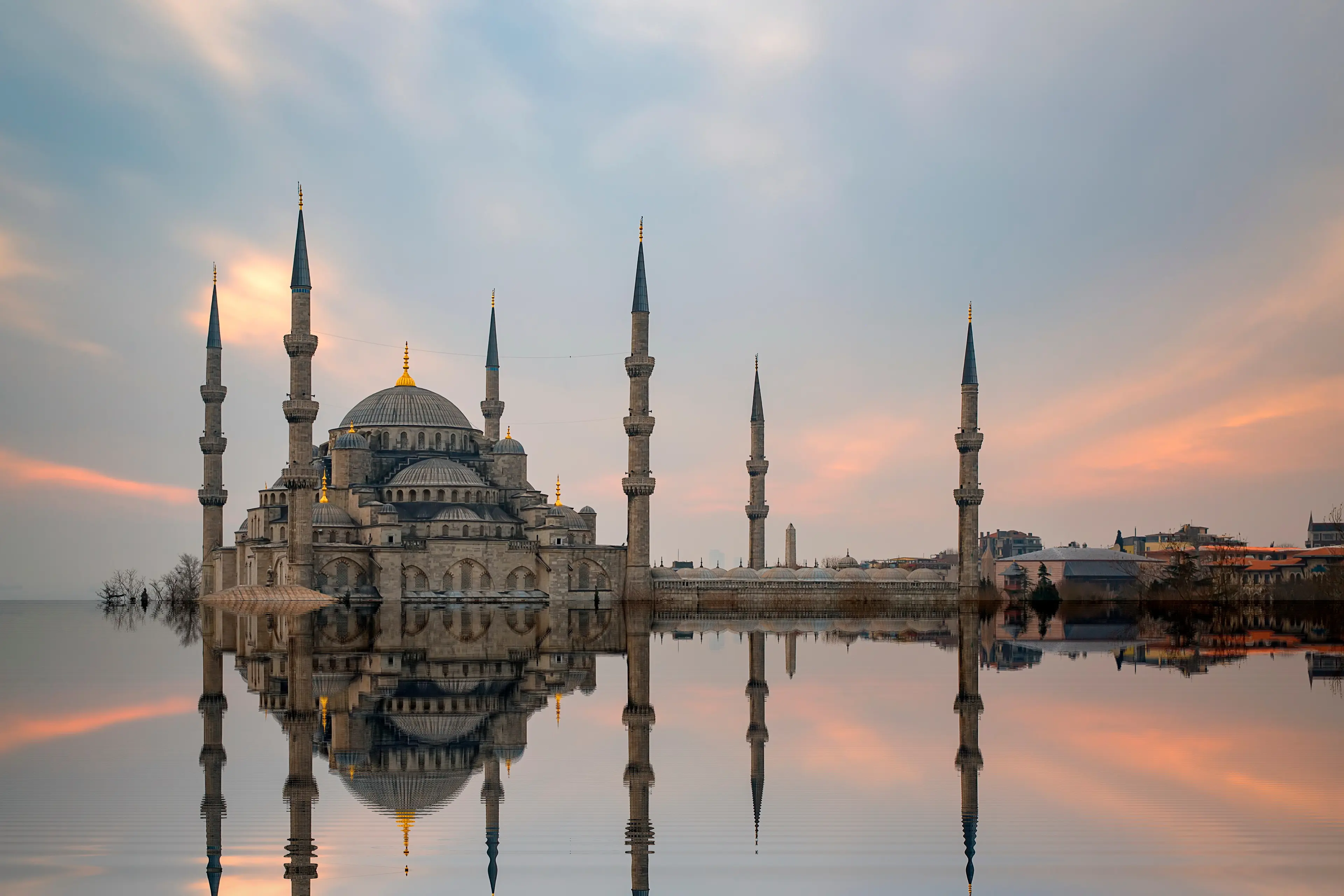 Solo 1-Day Food, Wine and Sightseeing Adventure in Istanbul