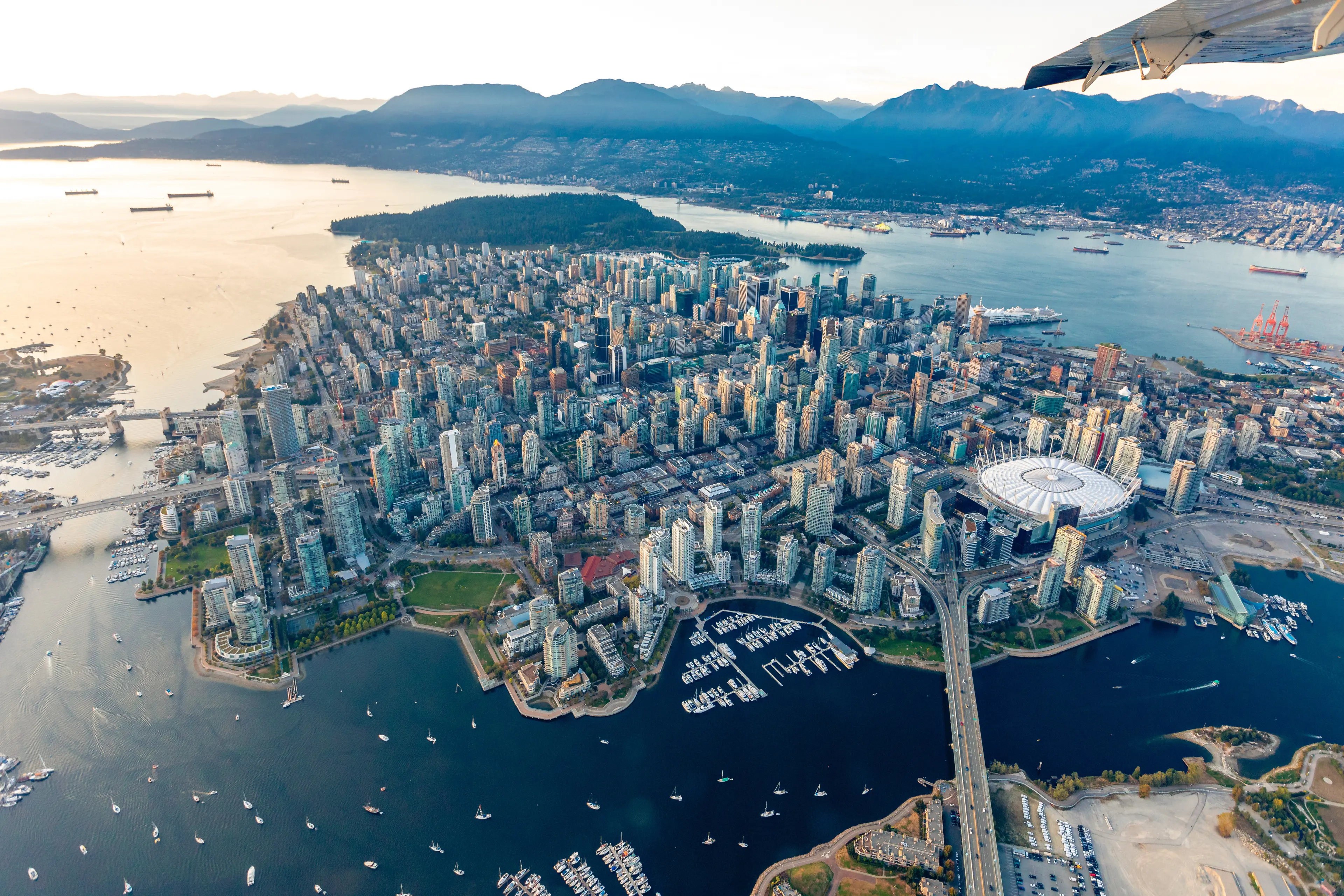 1-Day Family Sightseeing & Culinary Experience in Vancouver for Locals