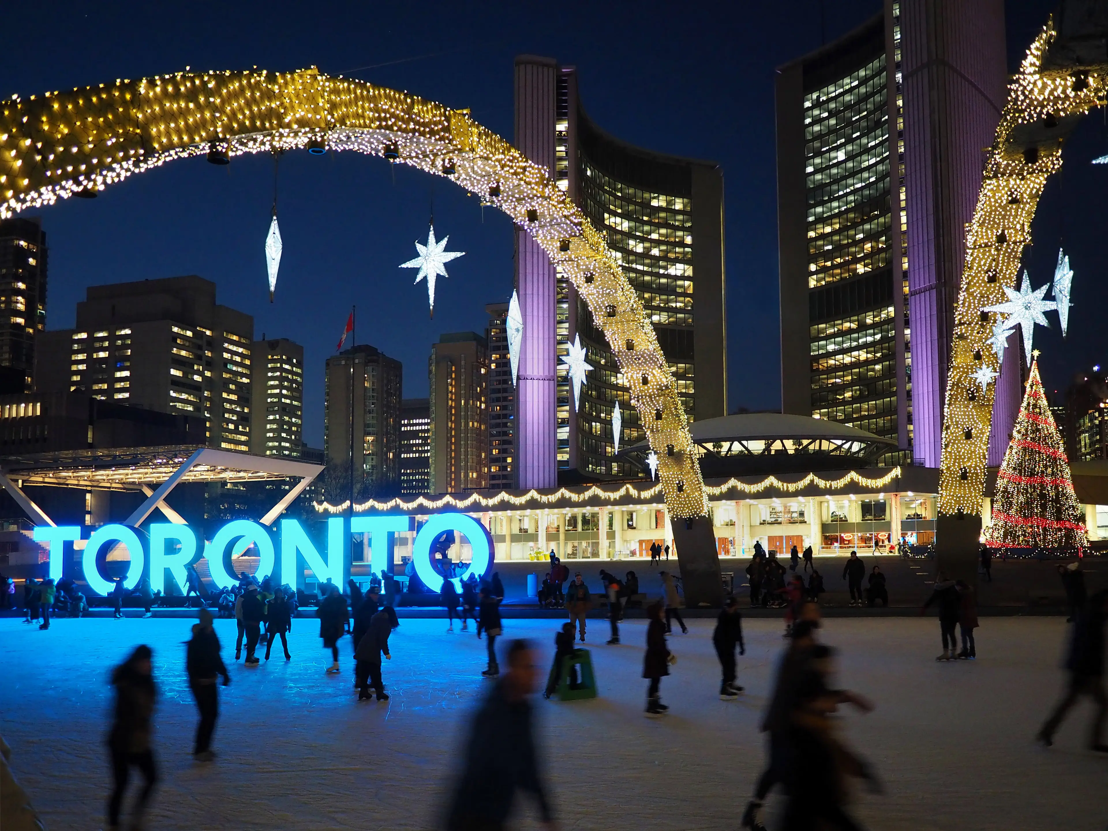 5-Day Romantic Christmas Getaway in Toronto for Couples