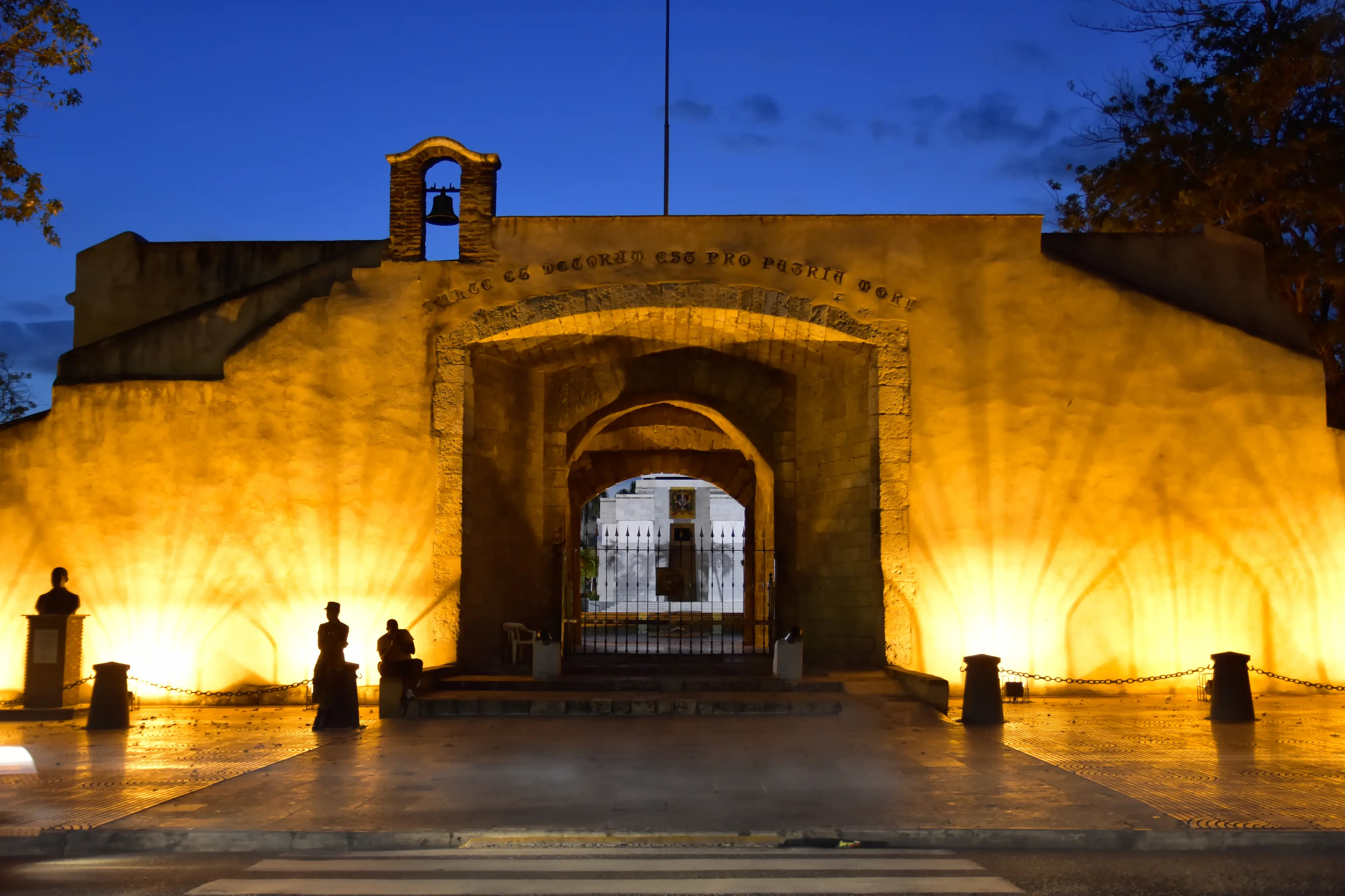 View of the Puerta den Conde at night