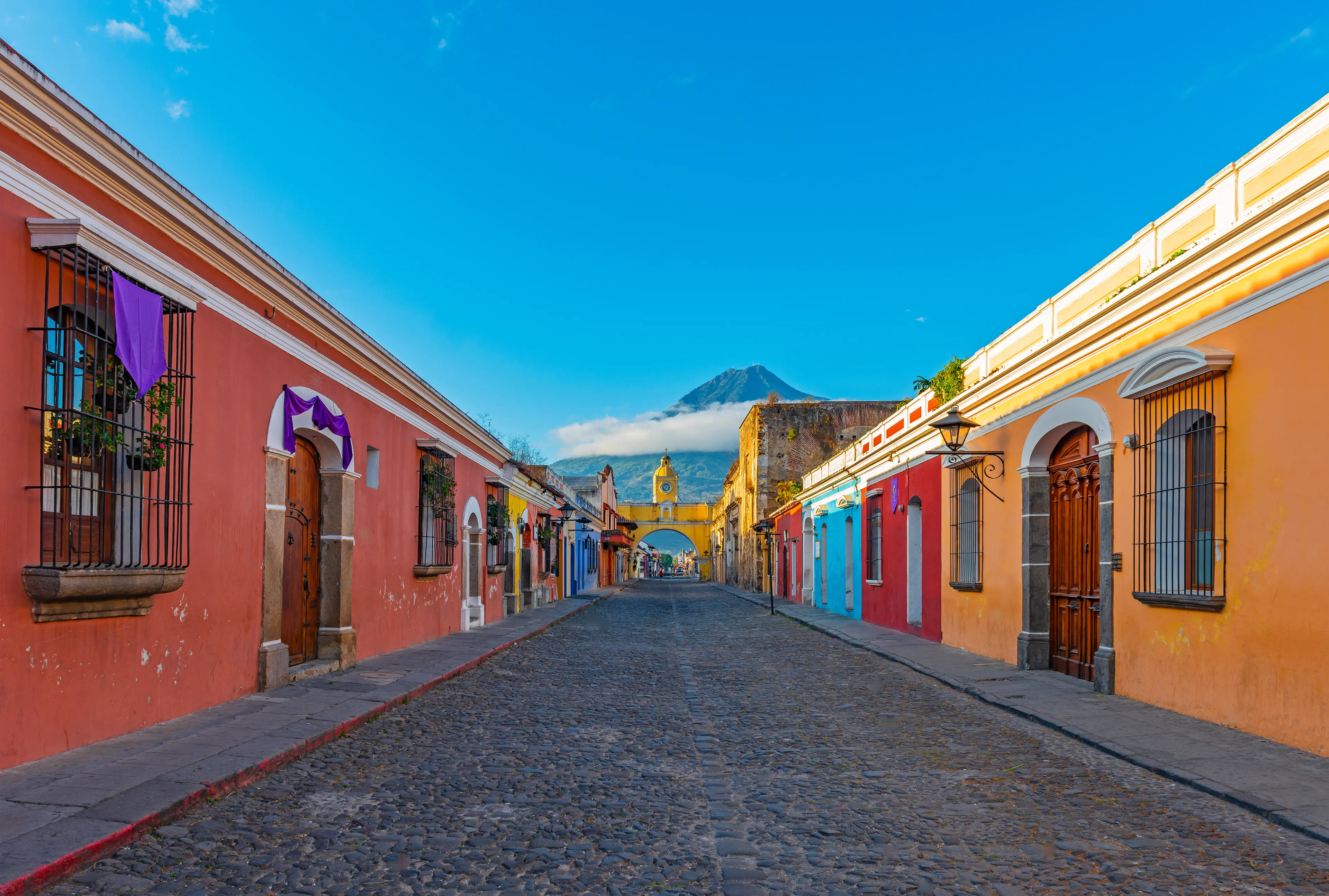 1-Day Local Food and Wine Experience with Friends in Antigua, Guatemala
