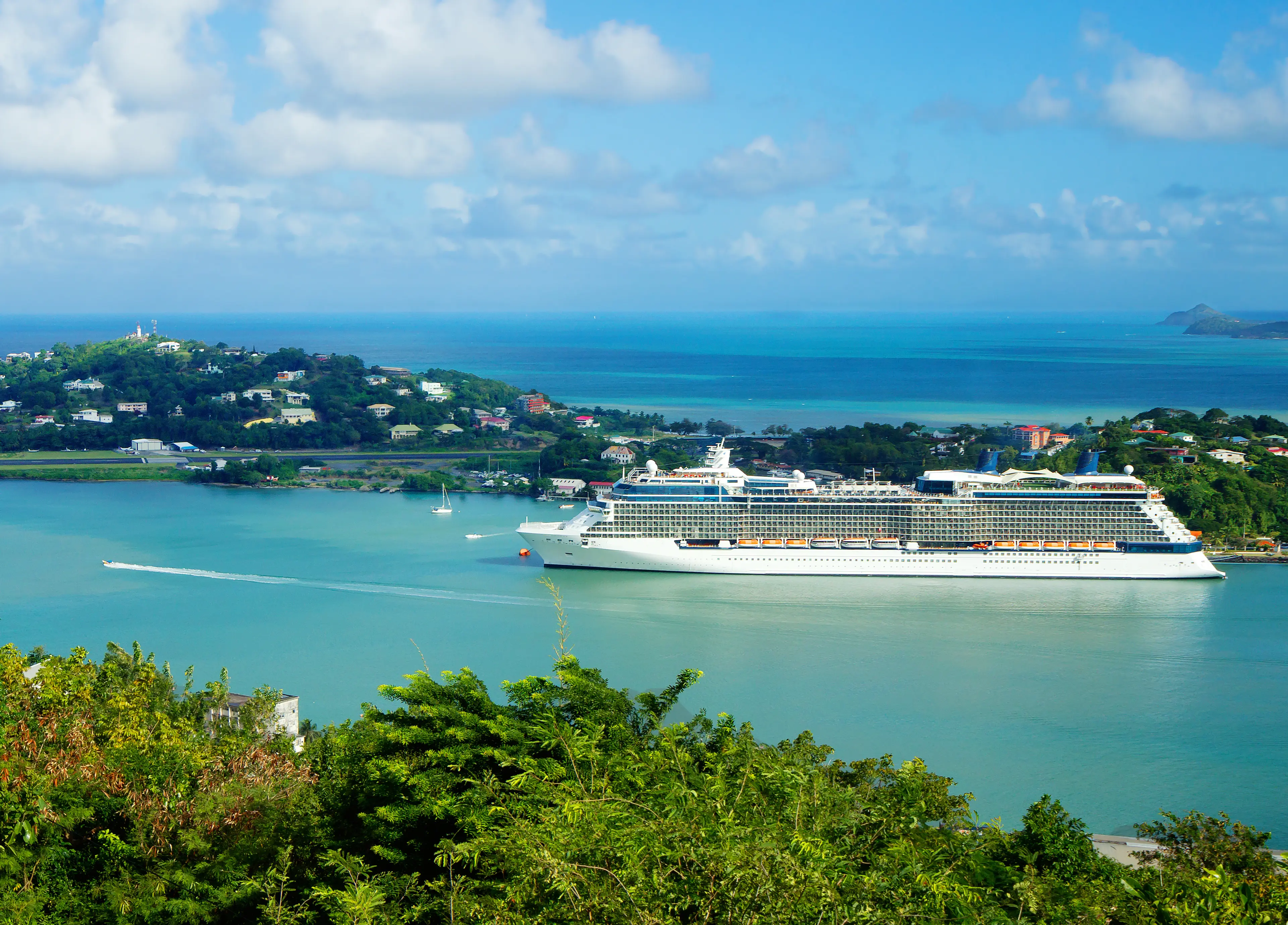 Cruise ship approaching the island