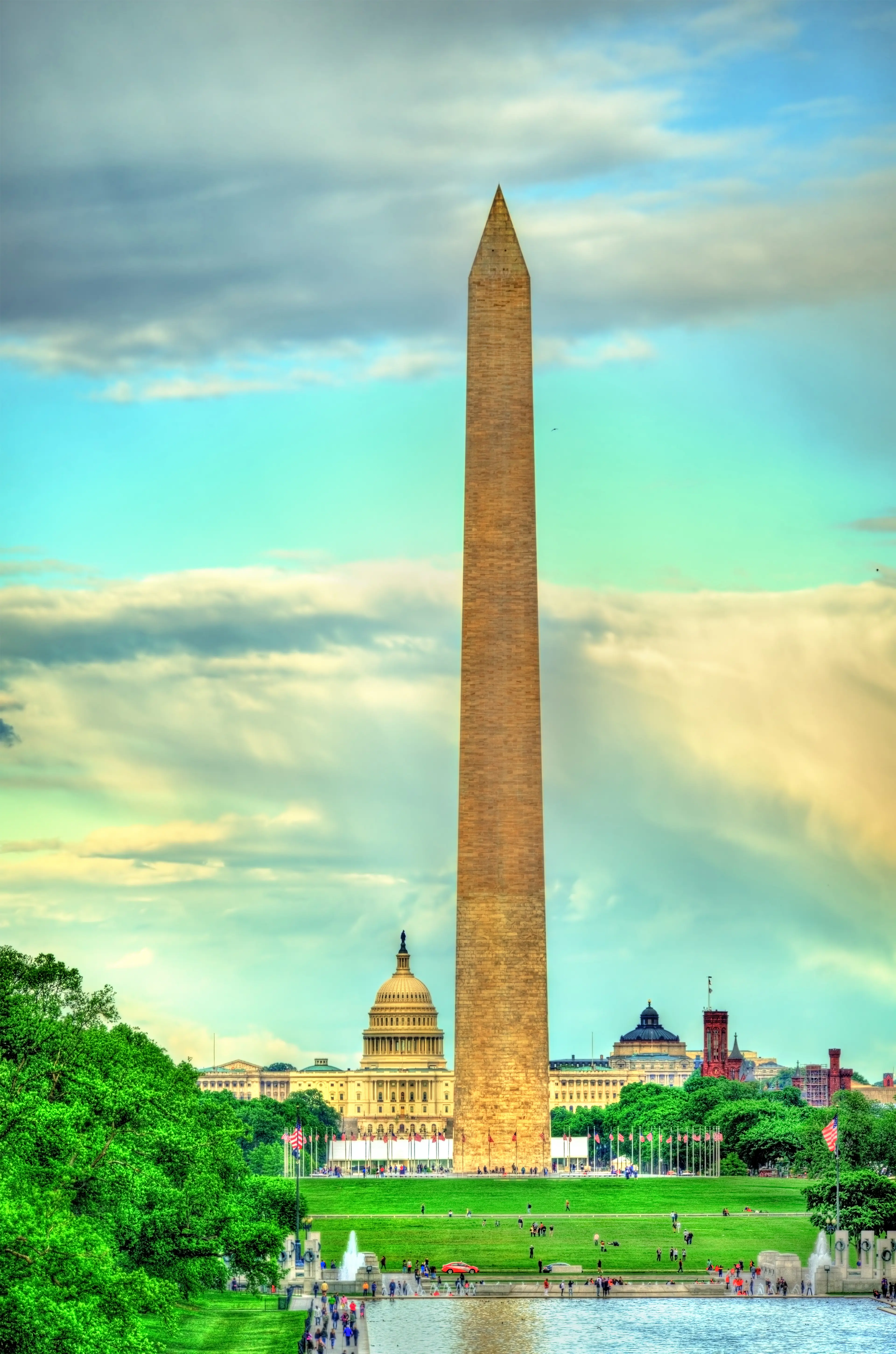 The Washington Monument and the United States Capitol on the National Mall