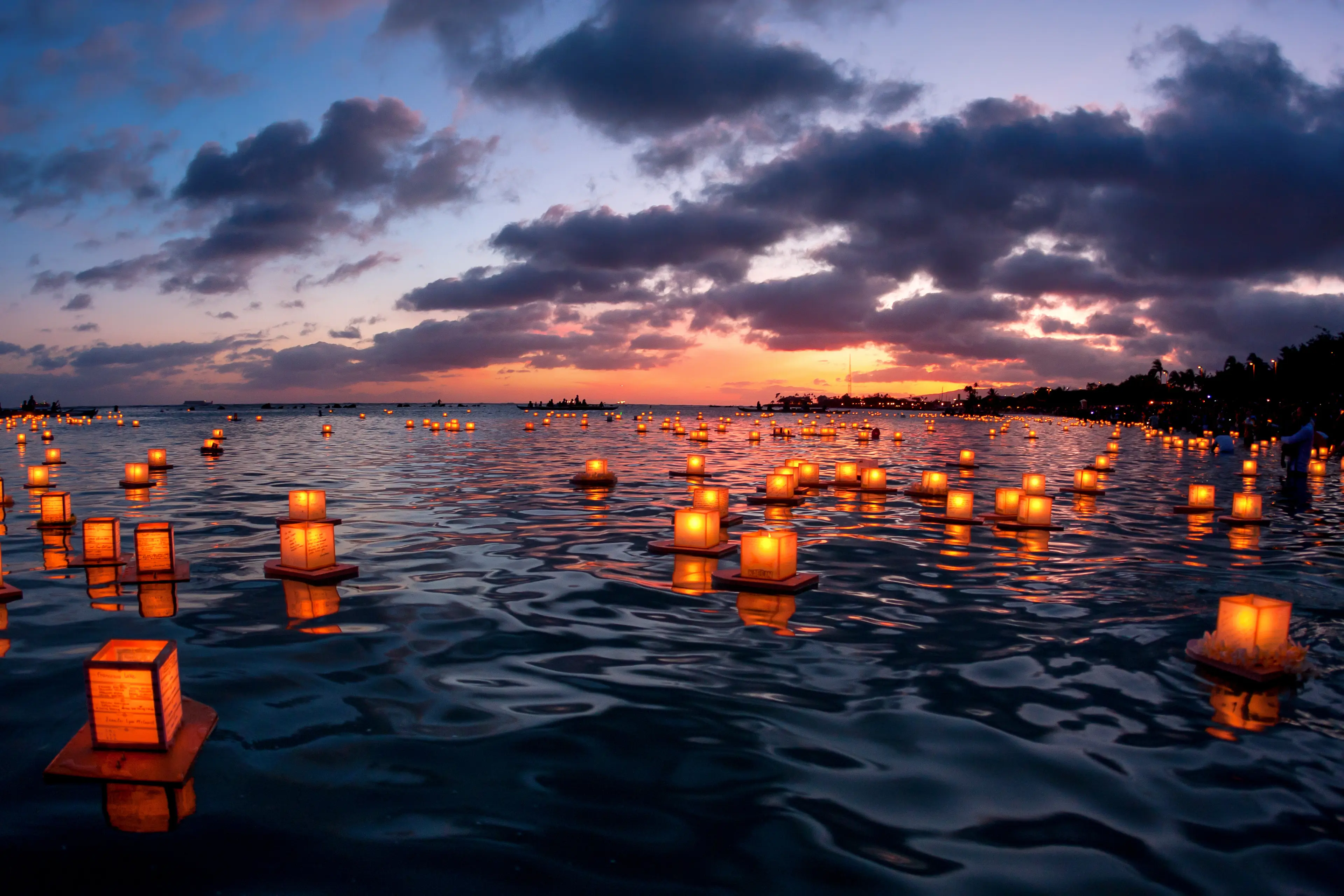 Lantern Floating Hawaii ceremony on Oahu