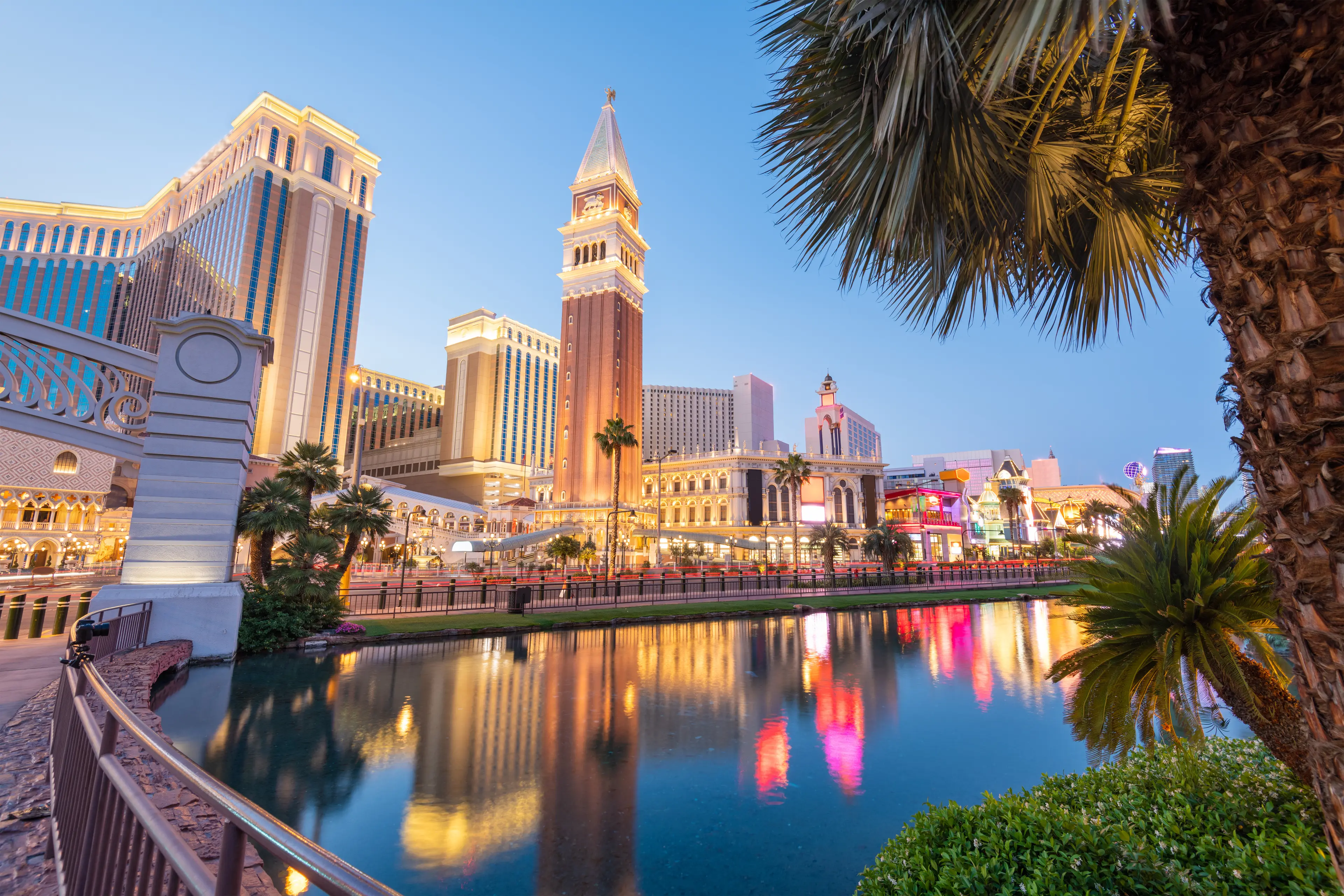 2-Day Las Vegas Adventure & Culinary Delight with Friends