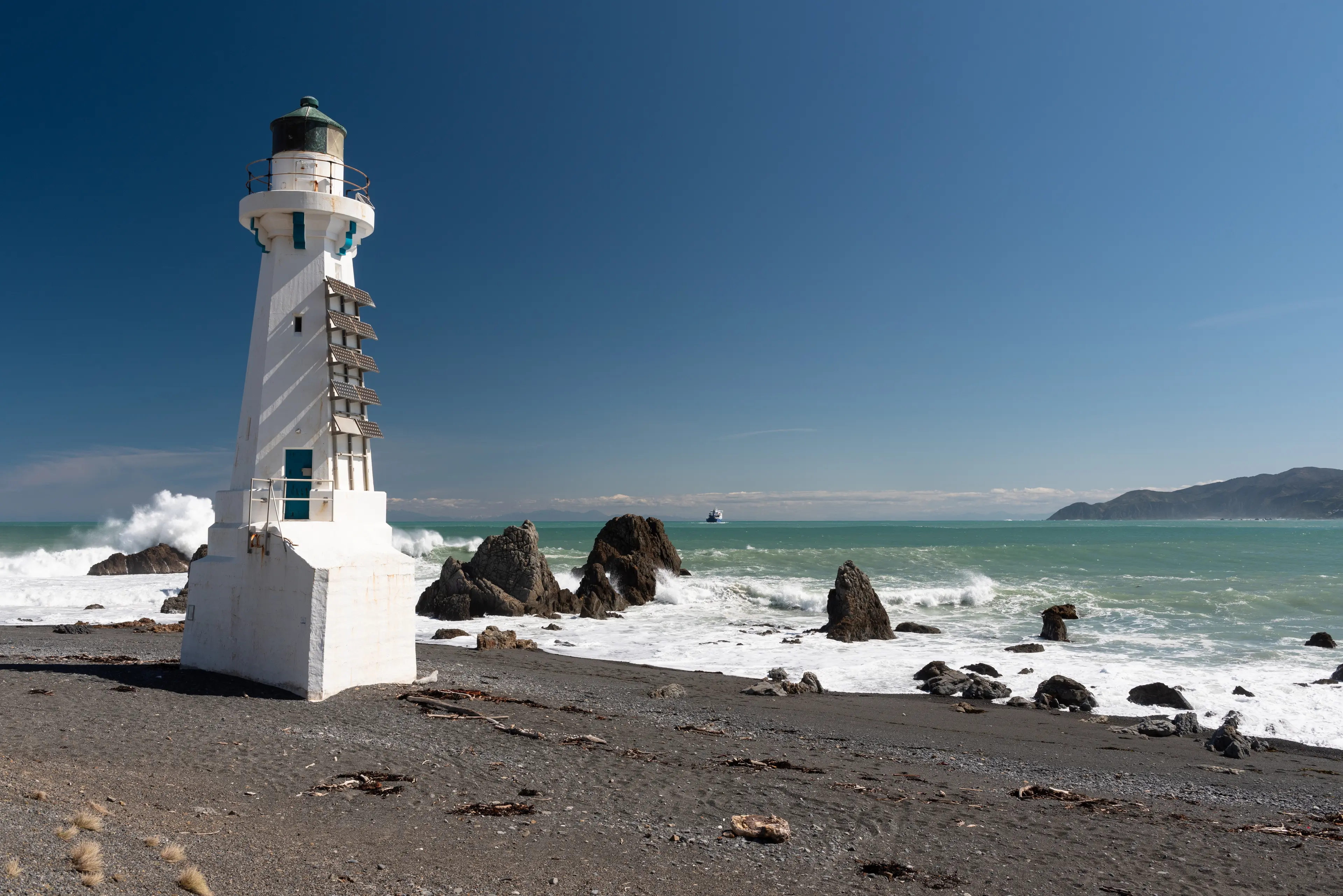 3-Day Adventurous Couples Getaway: Discover Undiscovered Wellington