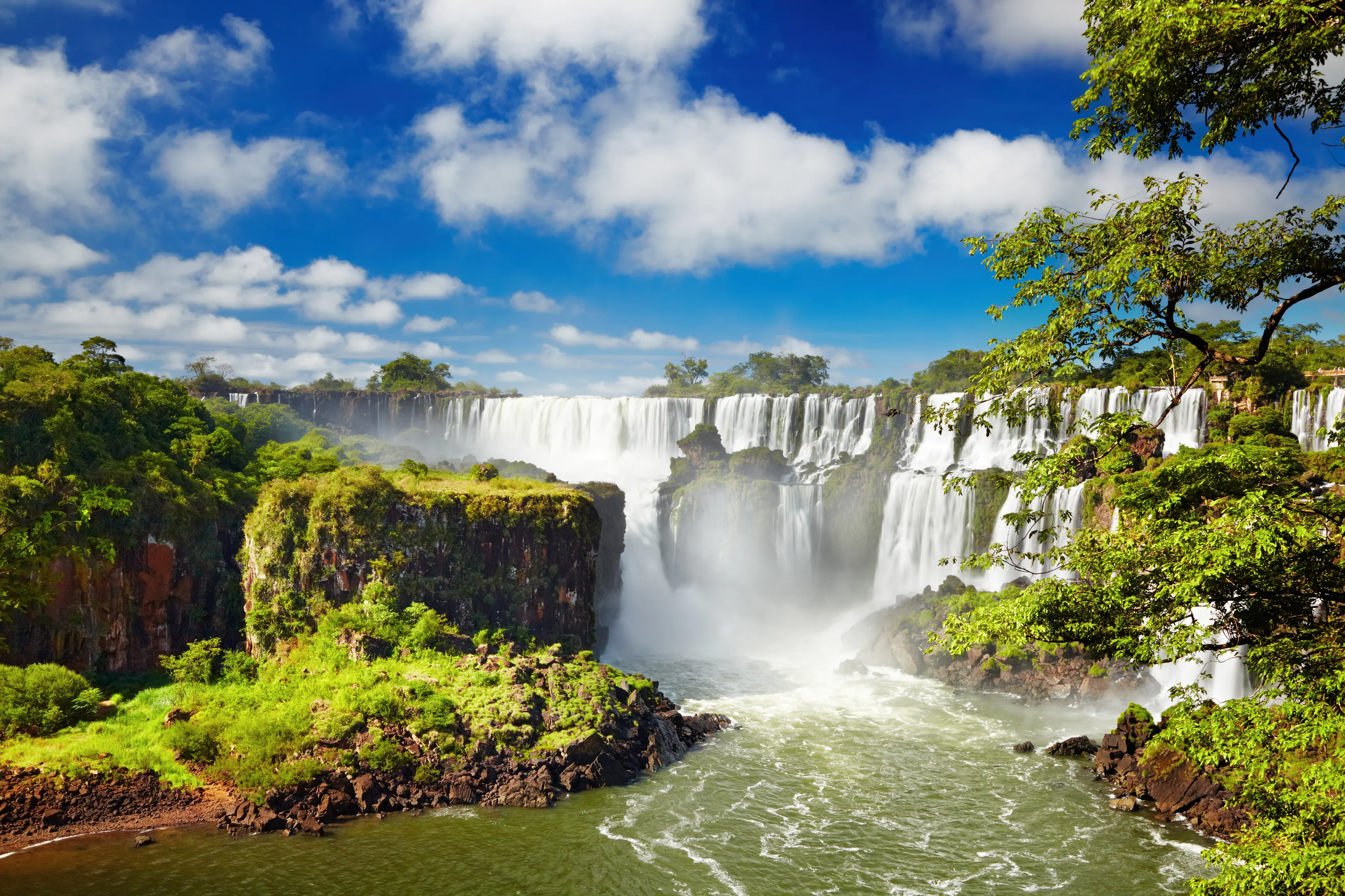 2-Day Adventure Itinerary for Couples: Iguazu Falls, Brazil