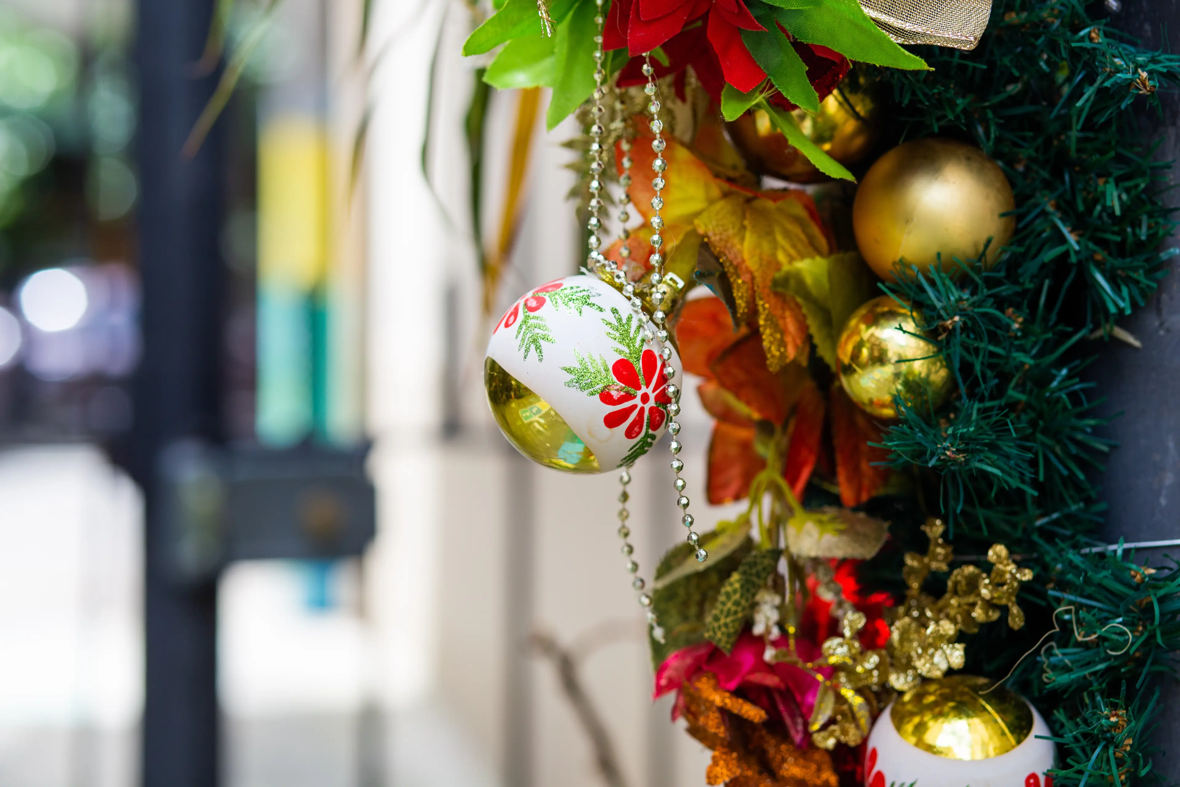Christmas ornaments on an outdoor tree in Rio de Janeiro